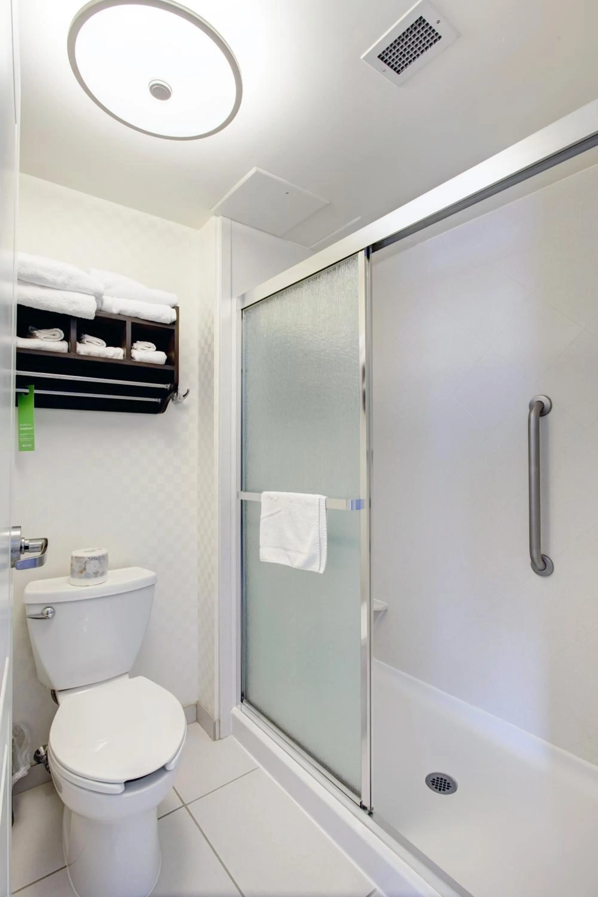 Shower in Hampton Inn & Suites by Hilton Dartmouth - Halifax