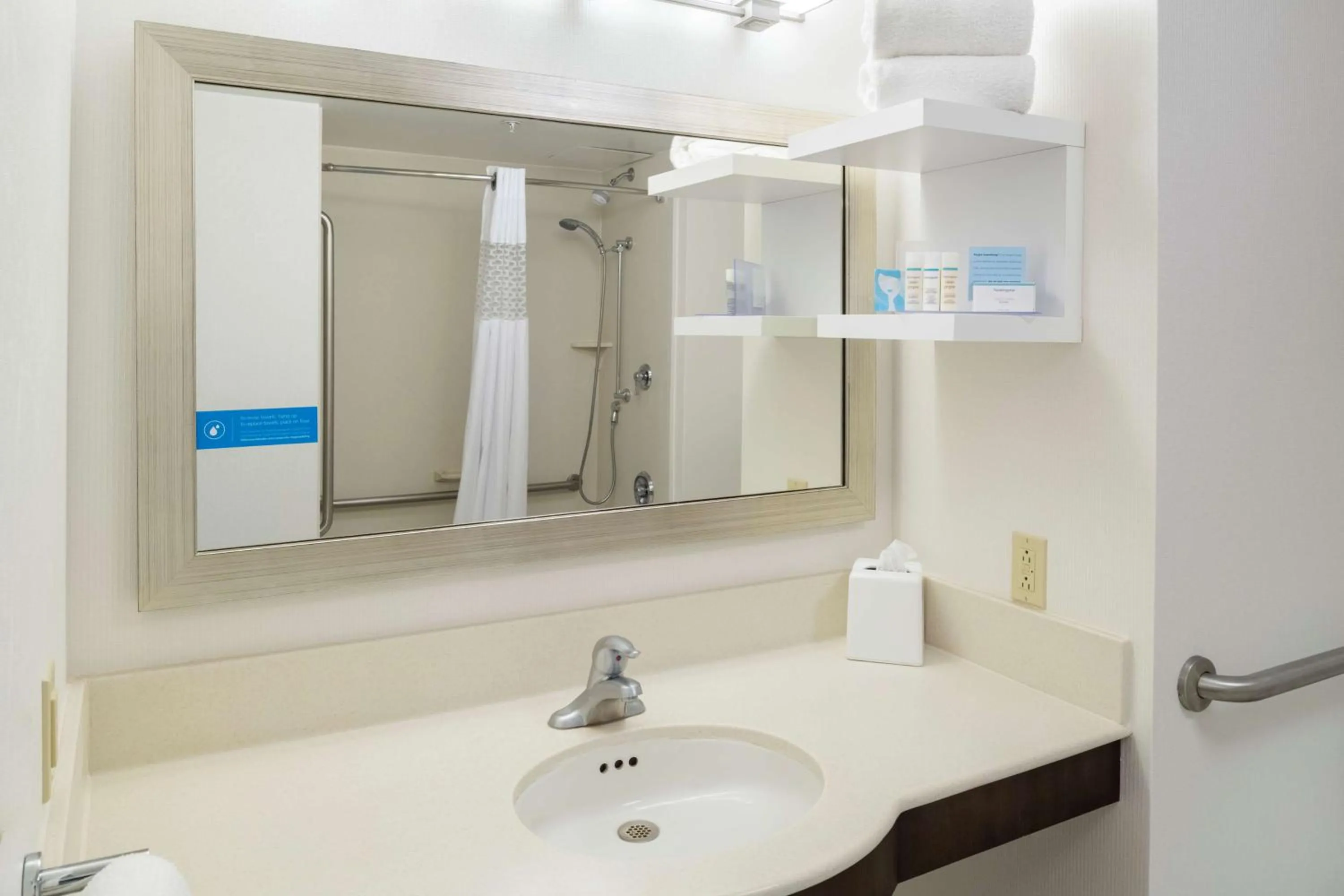 Shower in Hampton Inn & Suites by Hilton Dartmouth - Halifax