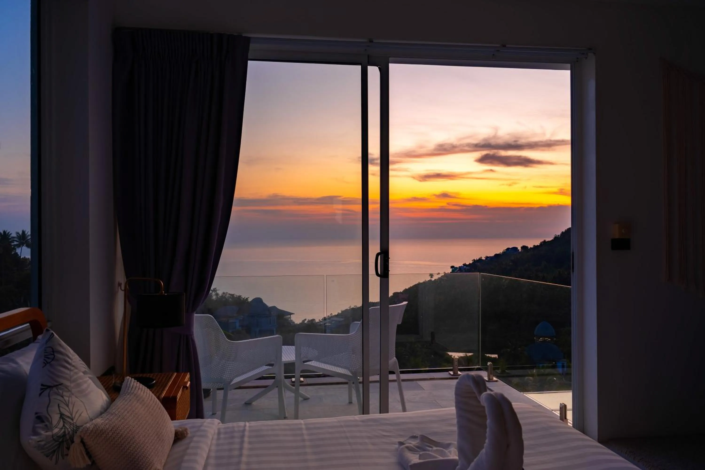 Bedroom, Bed in Villa Melo