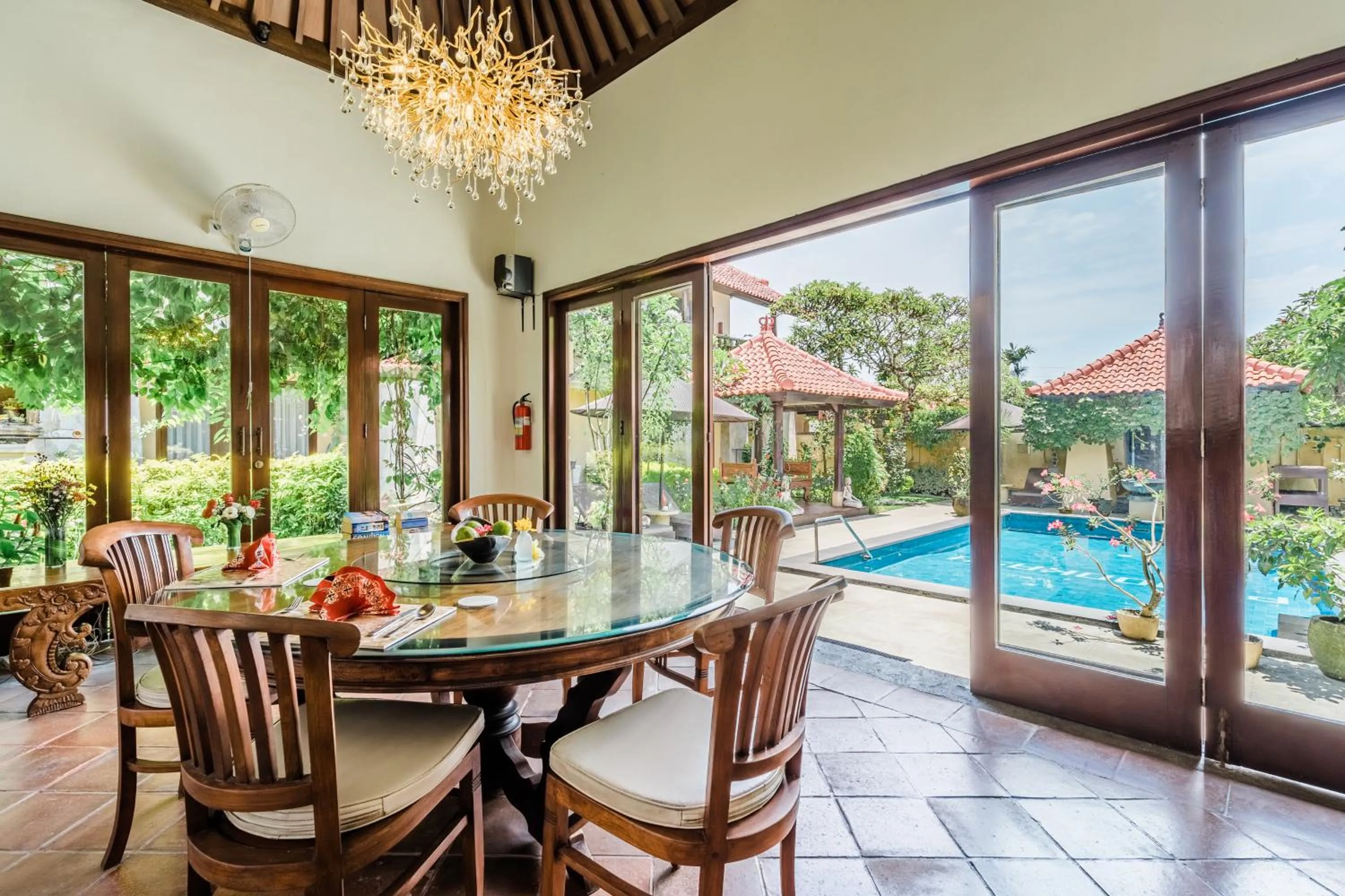 Dining area in Pondok Ayu