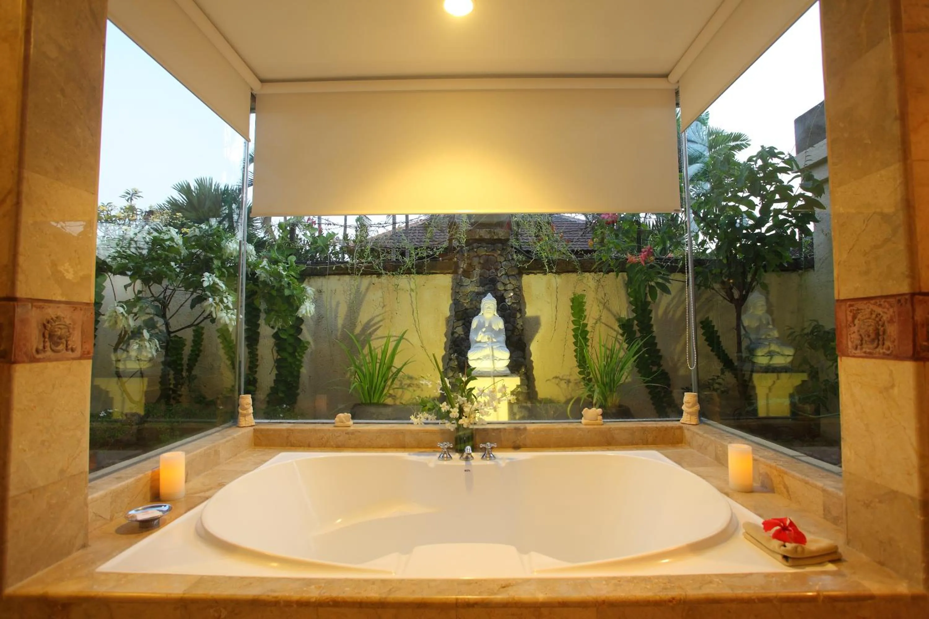 Hot Tub in Pondok Ayu