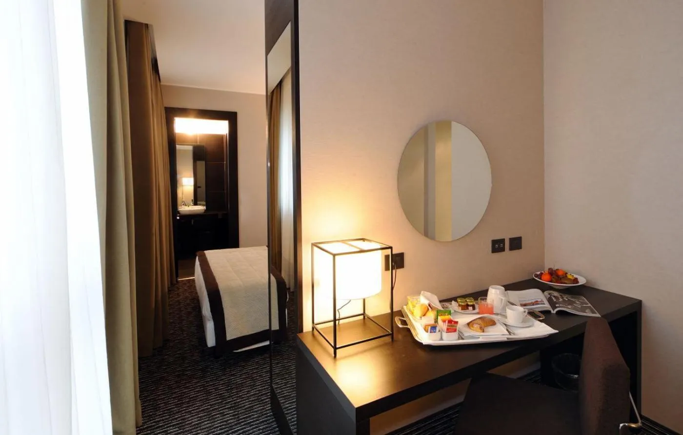 Executive Double or Twin Room - single occupancy in H2C Hotel Milanofiori