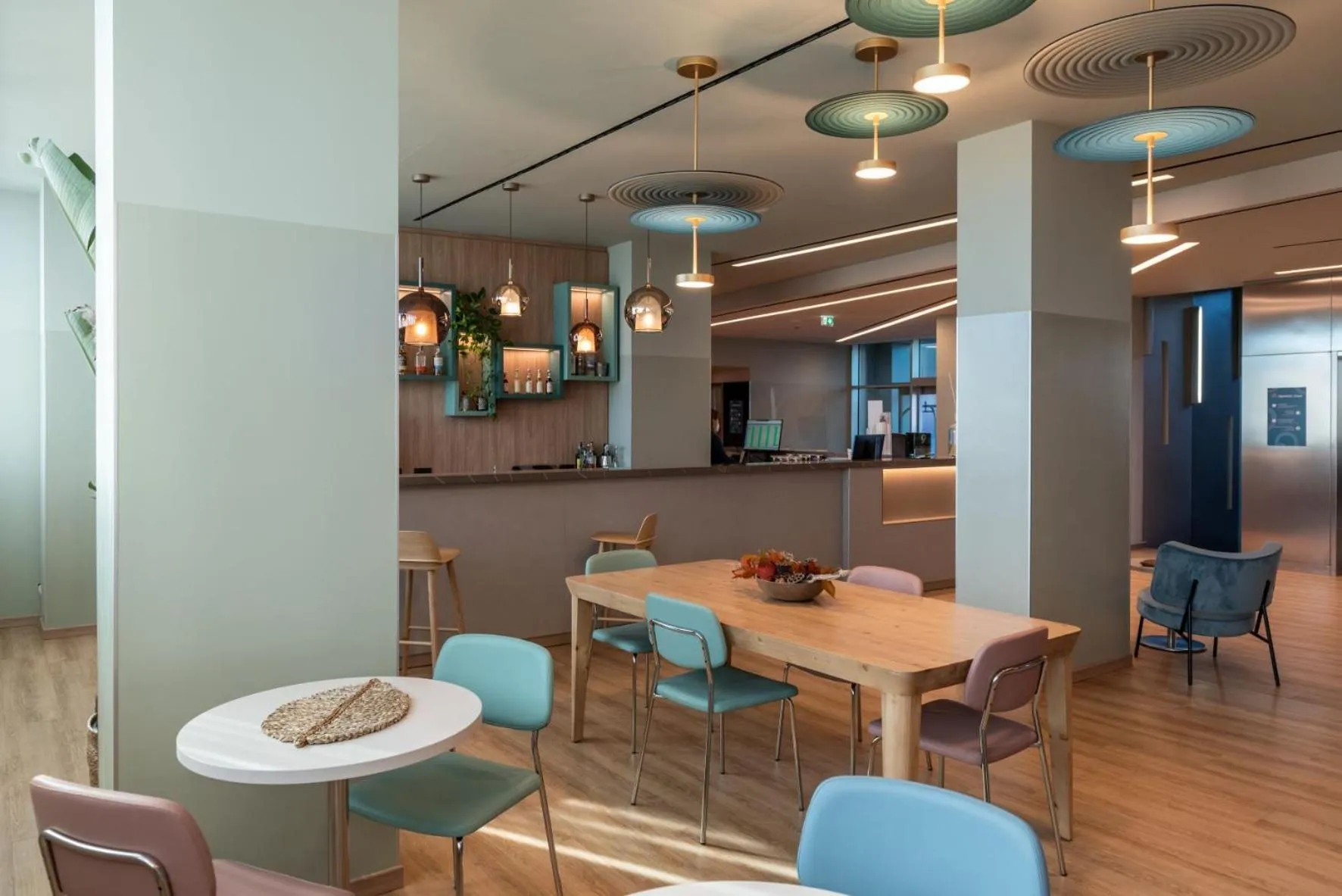 Seating area in H2C Hotel Milanofiori