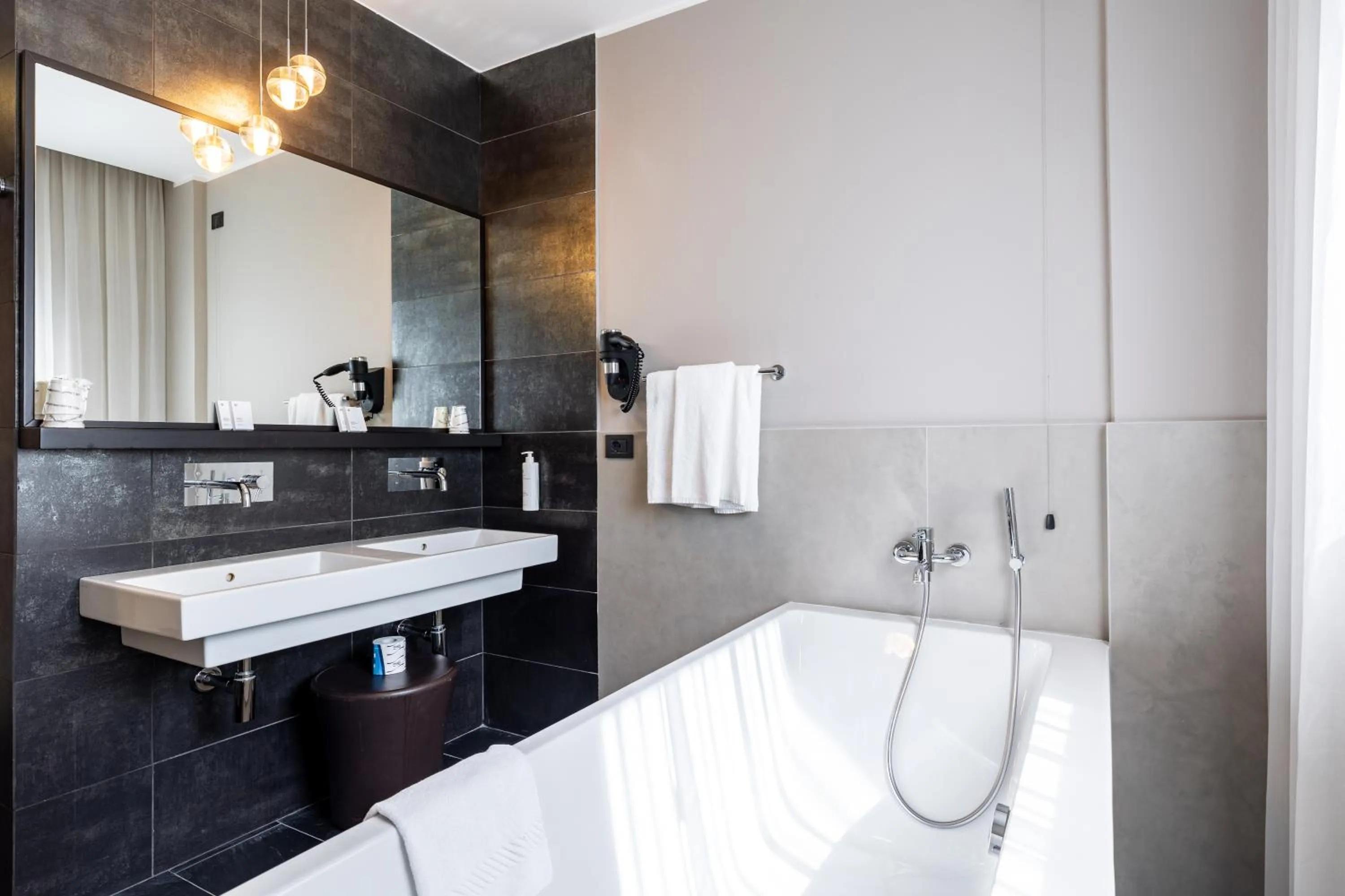 H2C Hotel Milanofiori