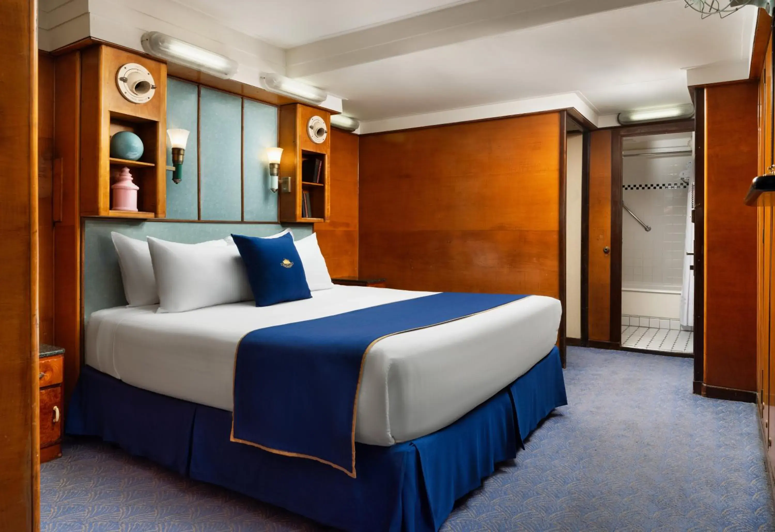 Harbor View Deluxe King in The Queen Mary Harbor View Deluxe King in The Queen Mary