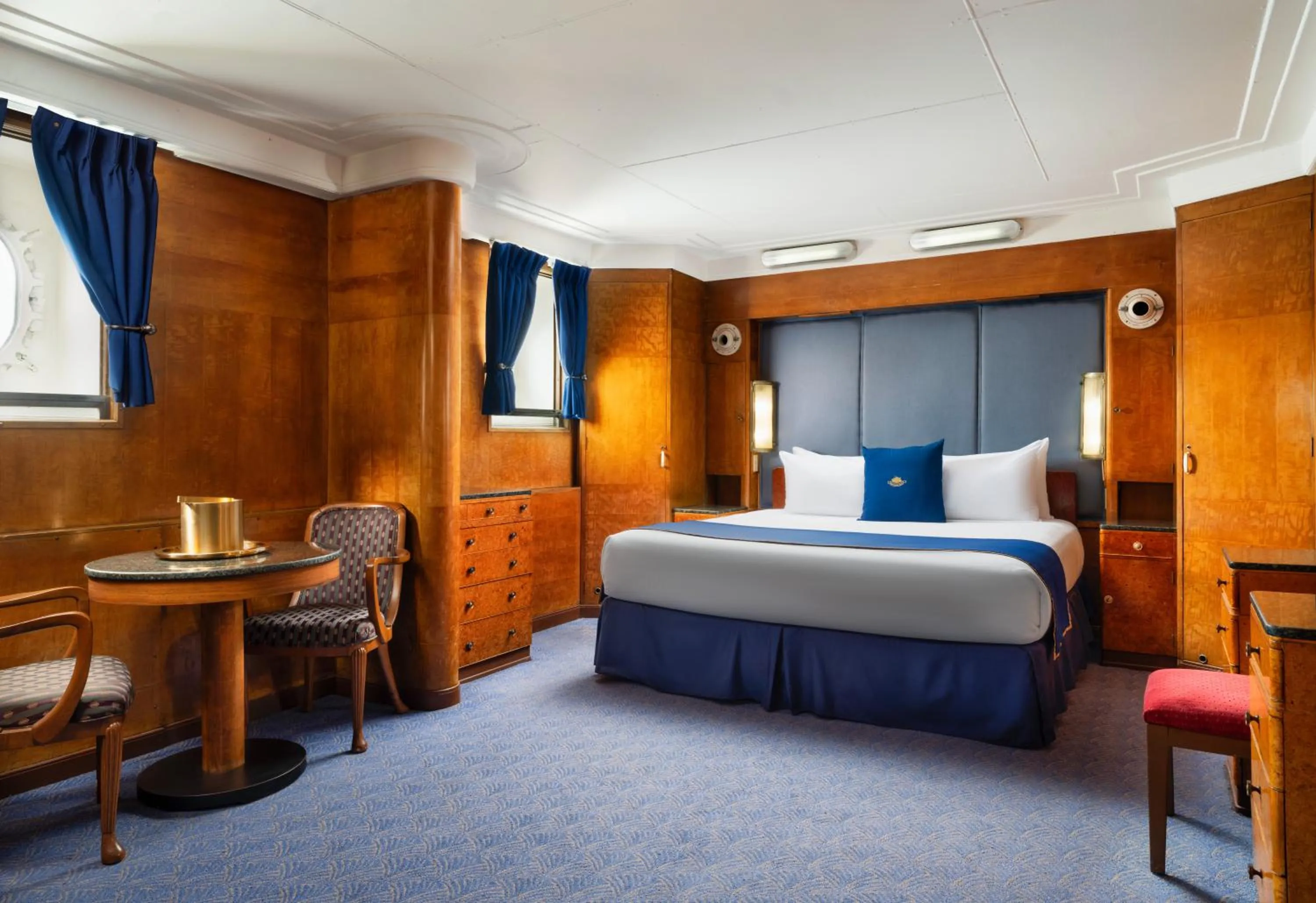 Bedroom, Bed in The Queen Mary