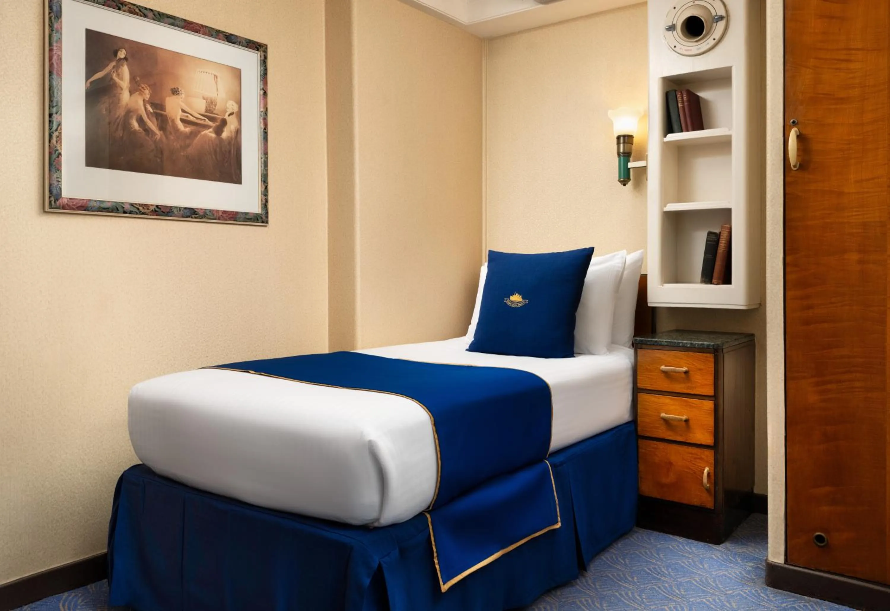 Bed in The Queen Mary