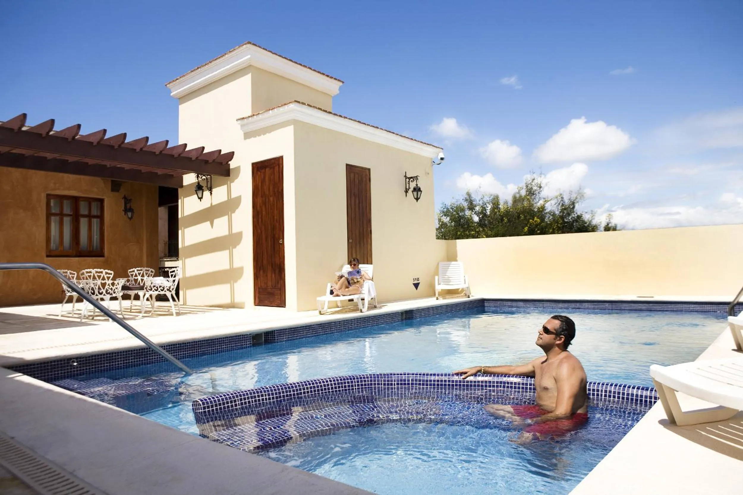 Swimming pool in Boutique Hotel Palacio