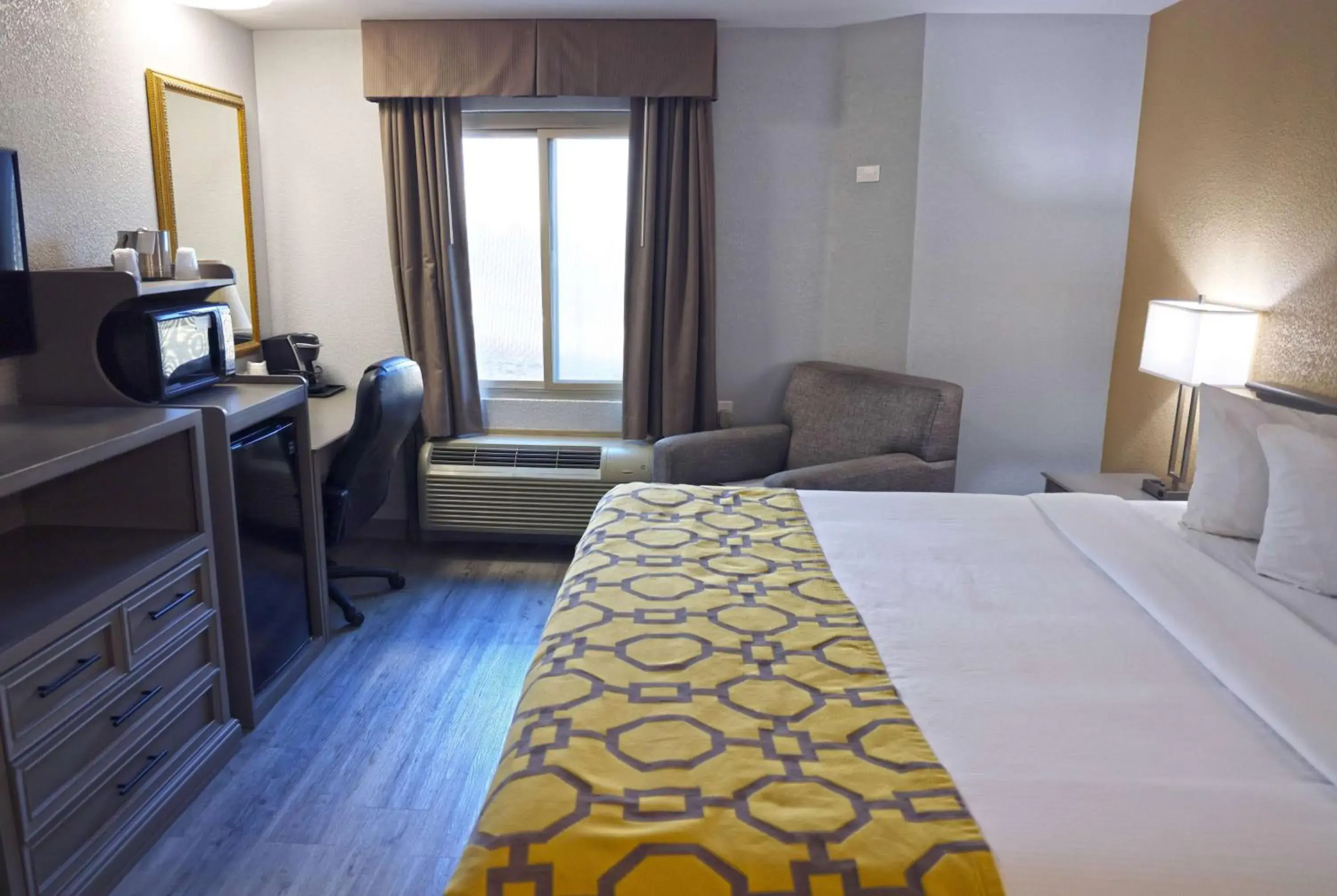 King Room - Non-Smoking in Baymont by Wyndham Barstow Historic Route 66 King Room - Non-Smoking in Baymont by Wyndham Barstow Historic Route 66