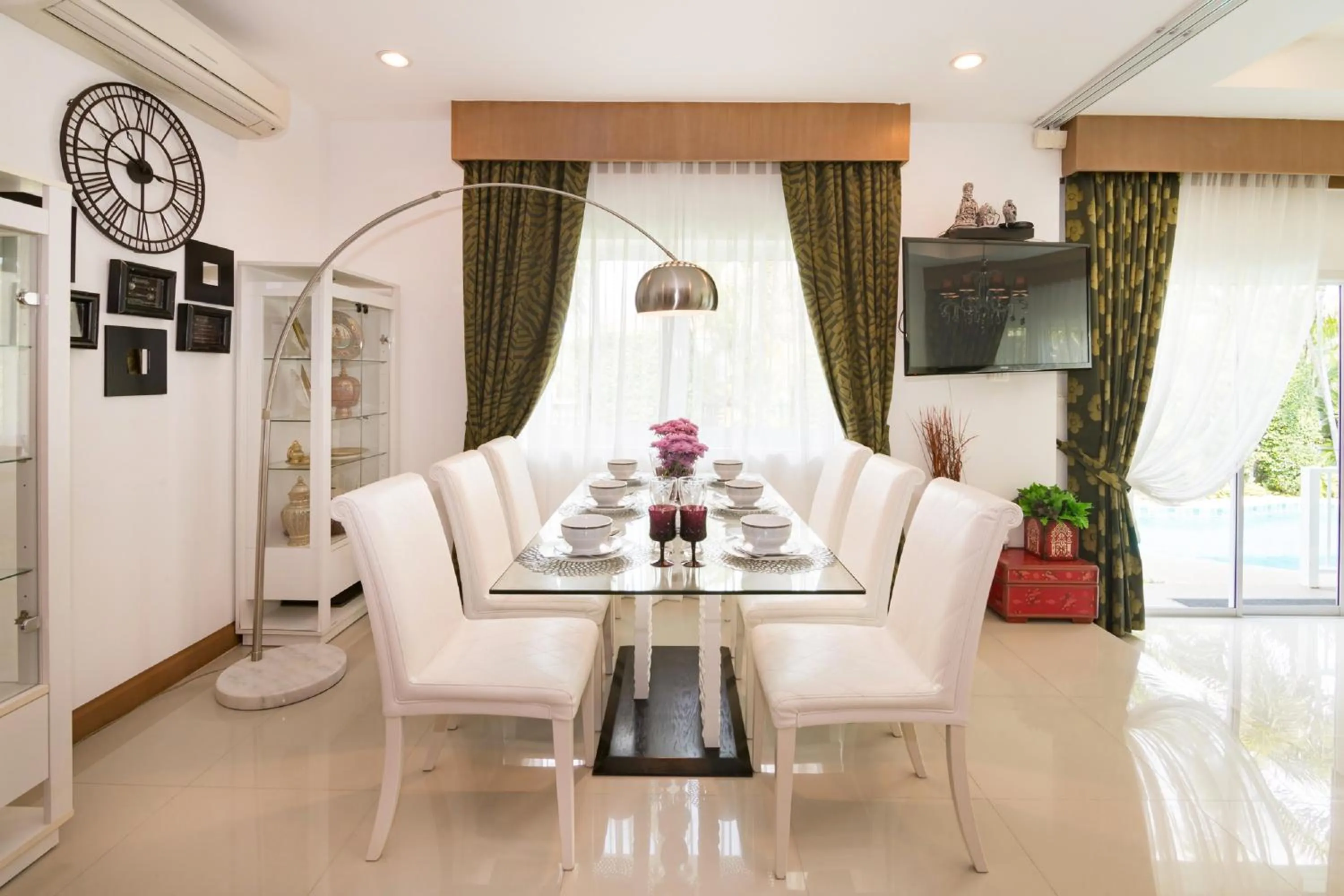 Breakfast in Leelawadee Pool Villa BBQ&Pool party