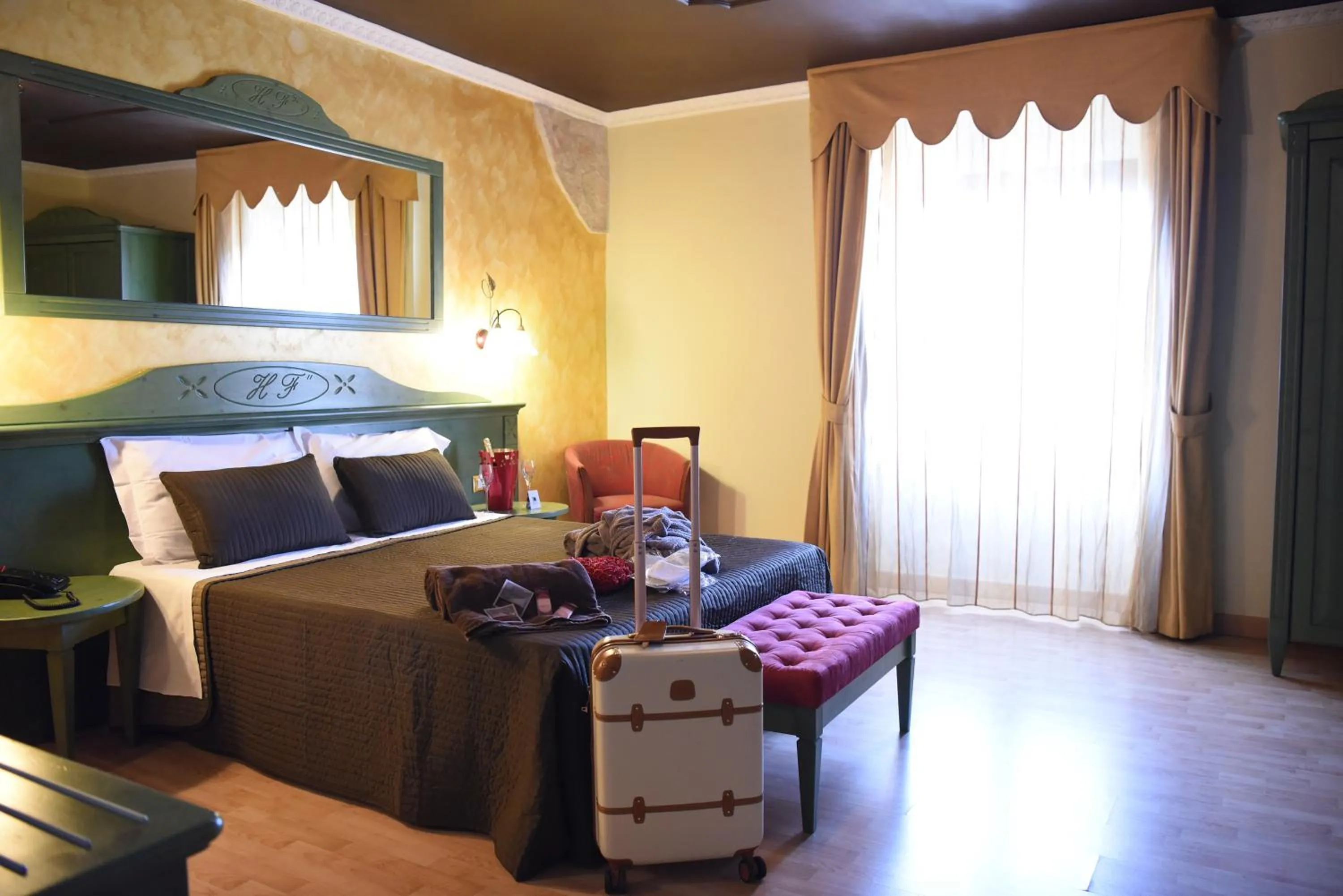 Photo of the whole room in Hotel Federico II