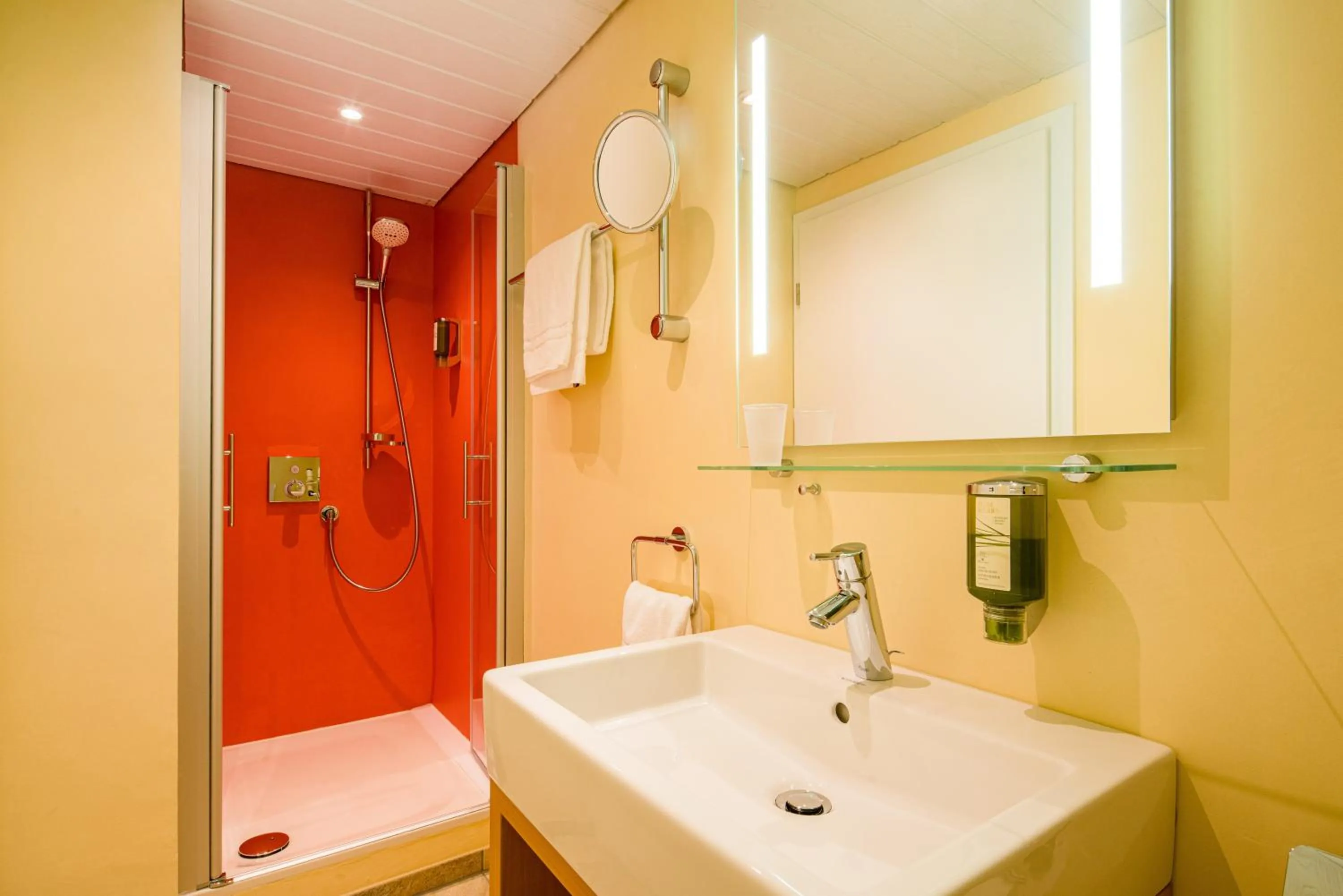 Shower in Boutique Hotel Bundschuh 3 Sterne Superior