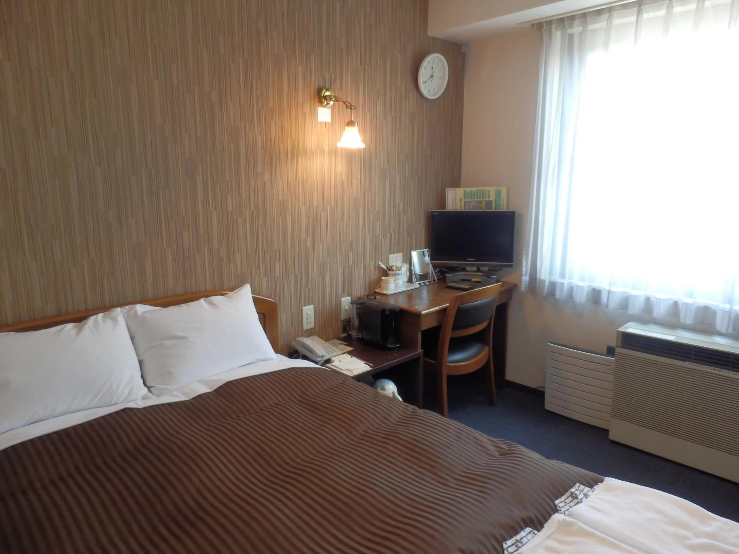 Photo of the whole room, Bed in Famy Inn Makuhari