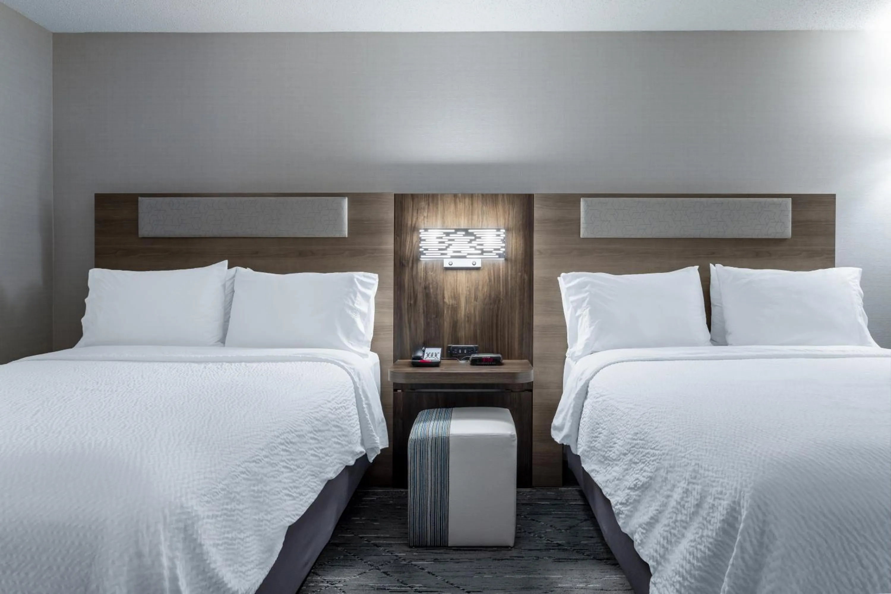 Bed in Holiday Inn Express Hotel & Suites-St. Paul by IHG