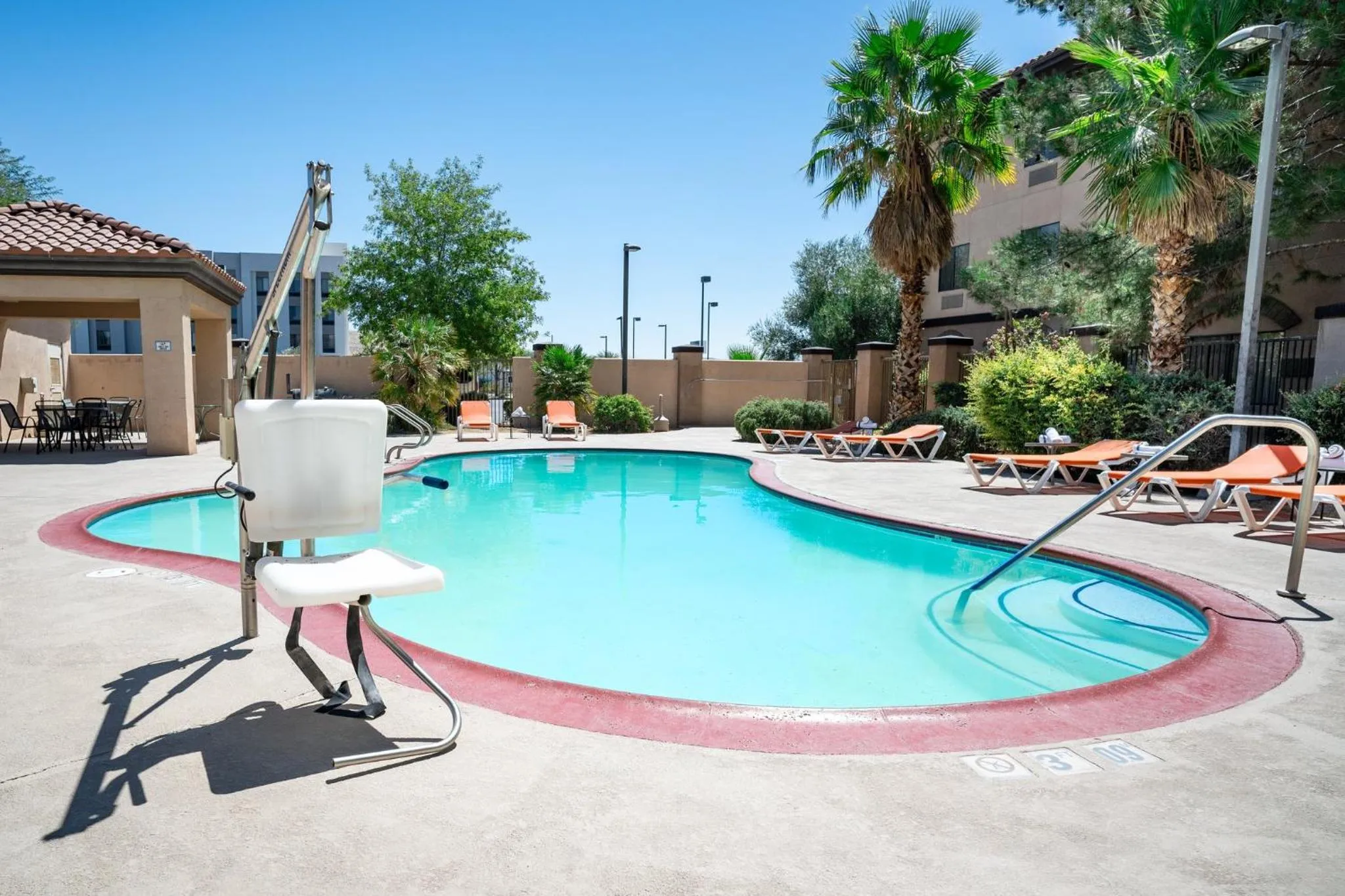 Swimming pool in Holiday Inn Express Hotel & Suites Barstow by IHG