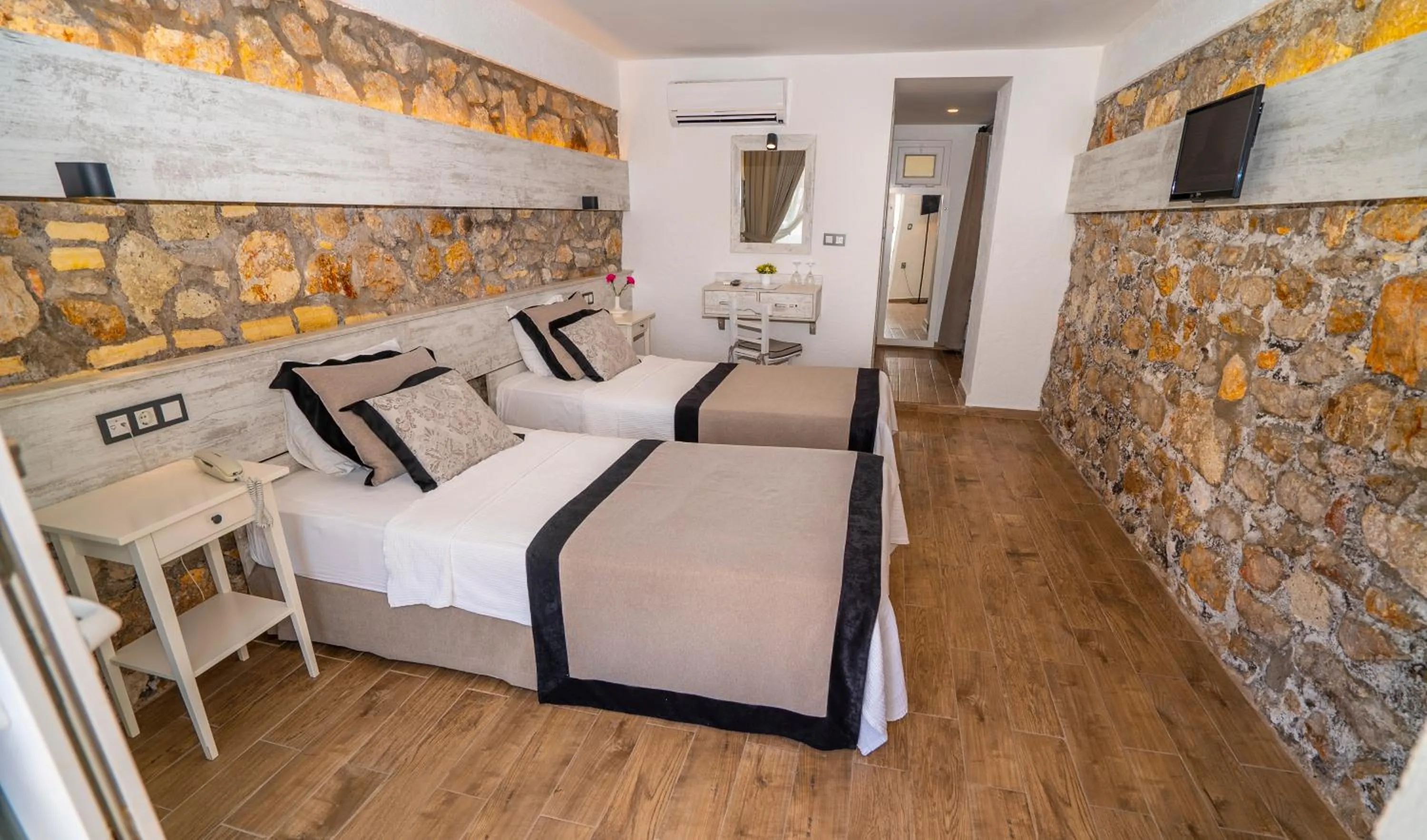 Bed in Sifne Thermal Otel