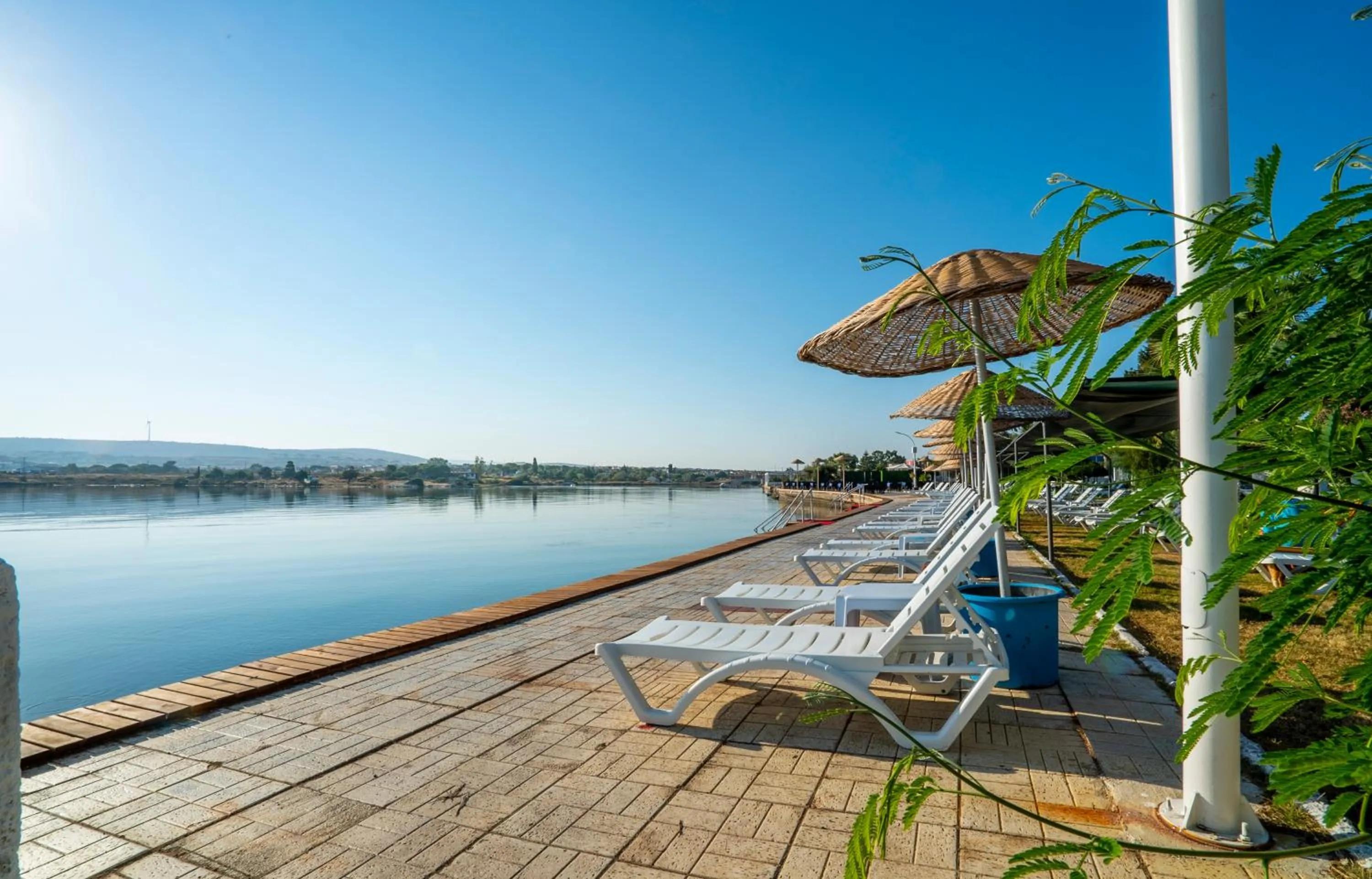 Beach in Sifne Thermal Otel