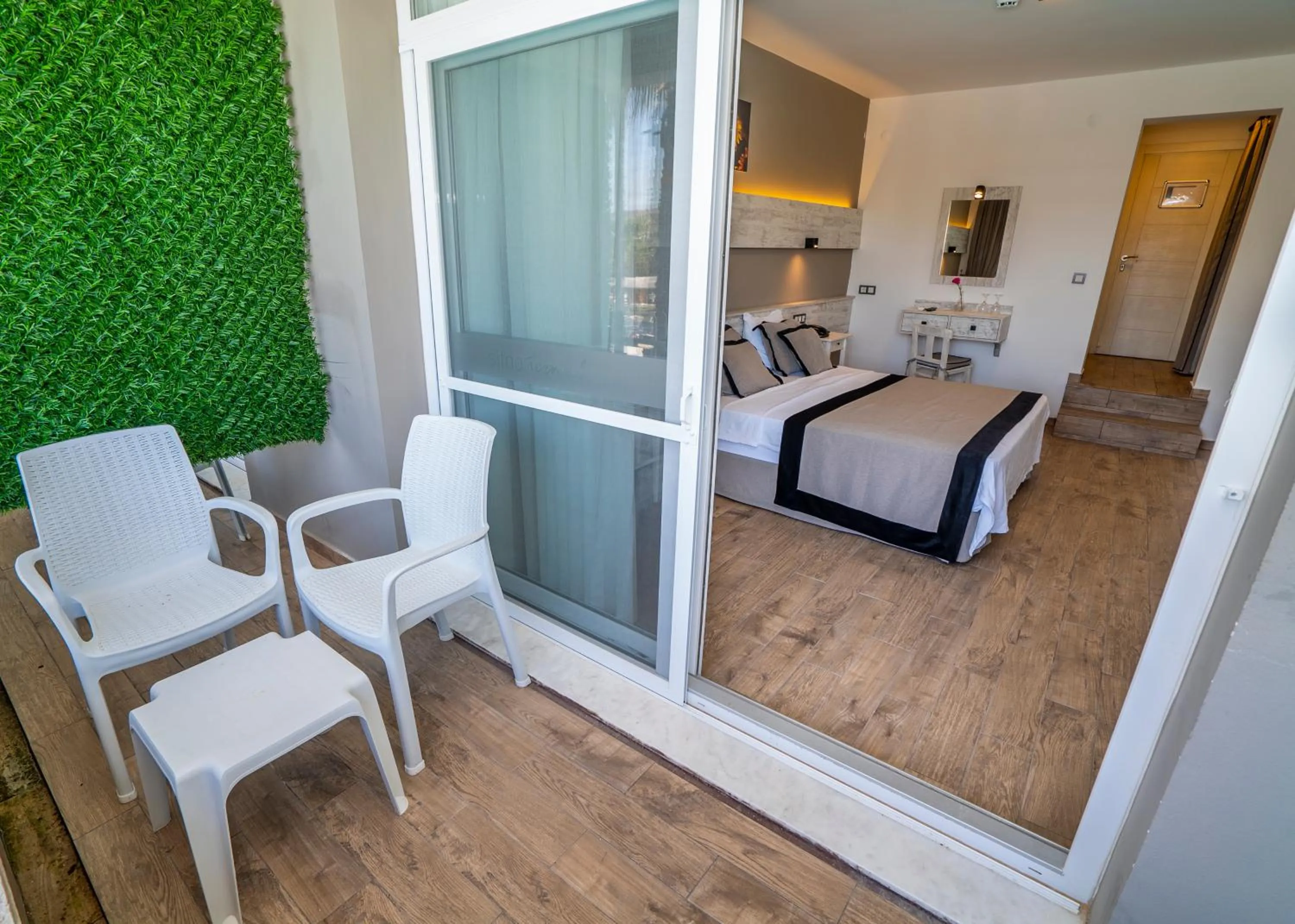 Photo of the whole room, Bed in Sifne Thermal Otel