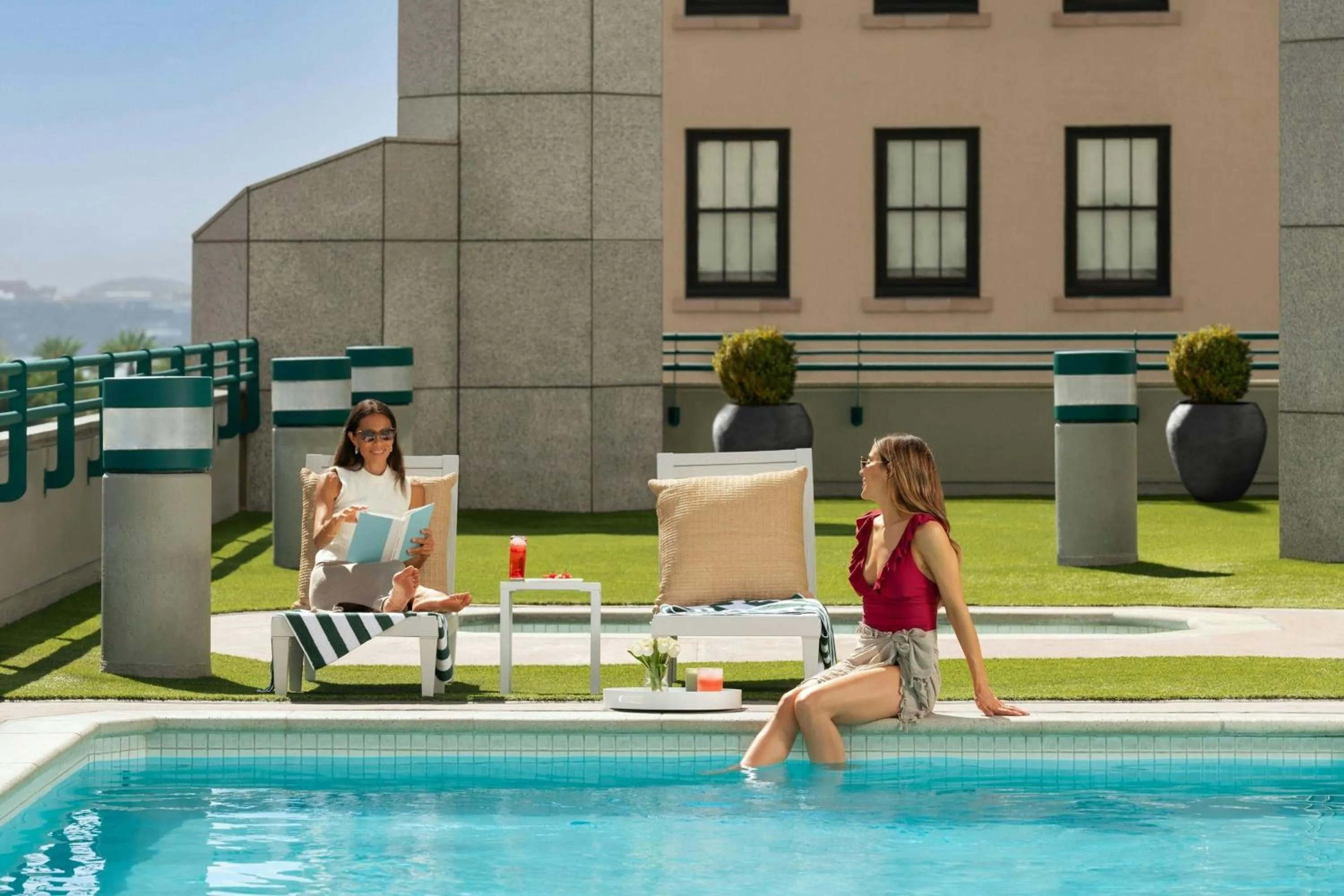 Swimming pool in The Westin San Diego Bayview