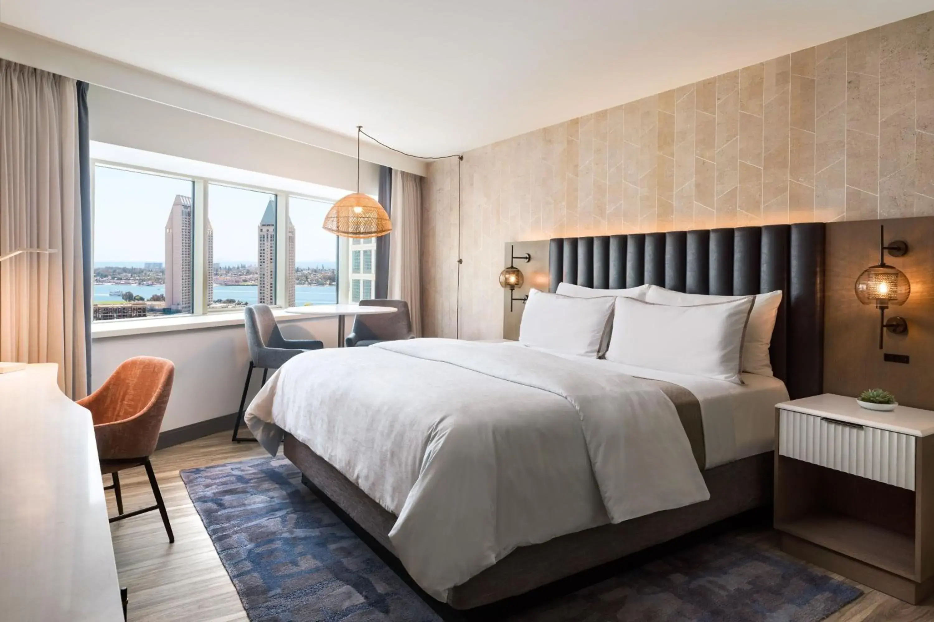 Deluxe Guest Room, 1 Queen, Bay View in The Westin San Diego Bayview Deluxe Guest Room, 1 Queen, Bay View in The Westin San Diego Bayview