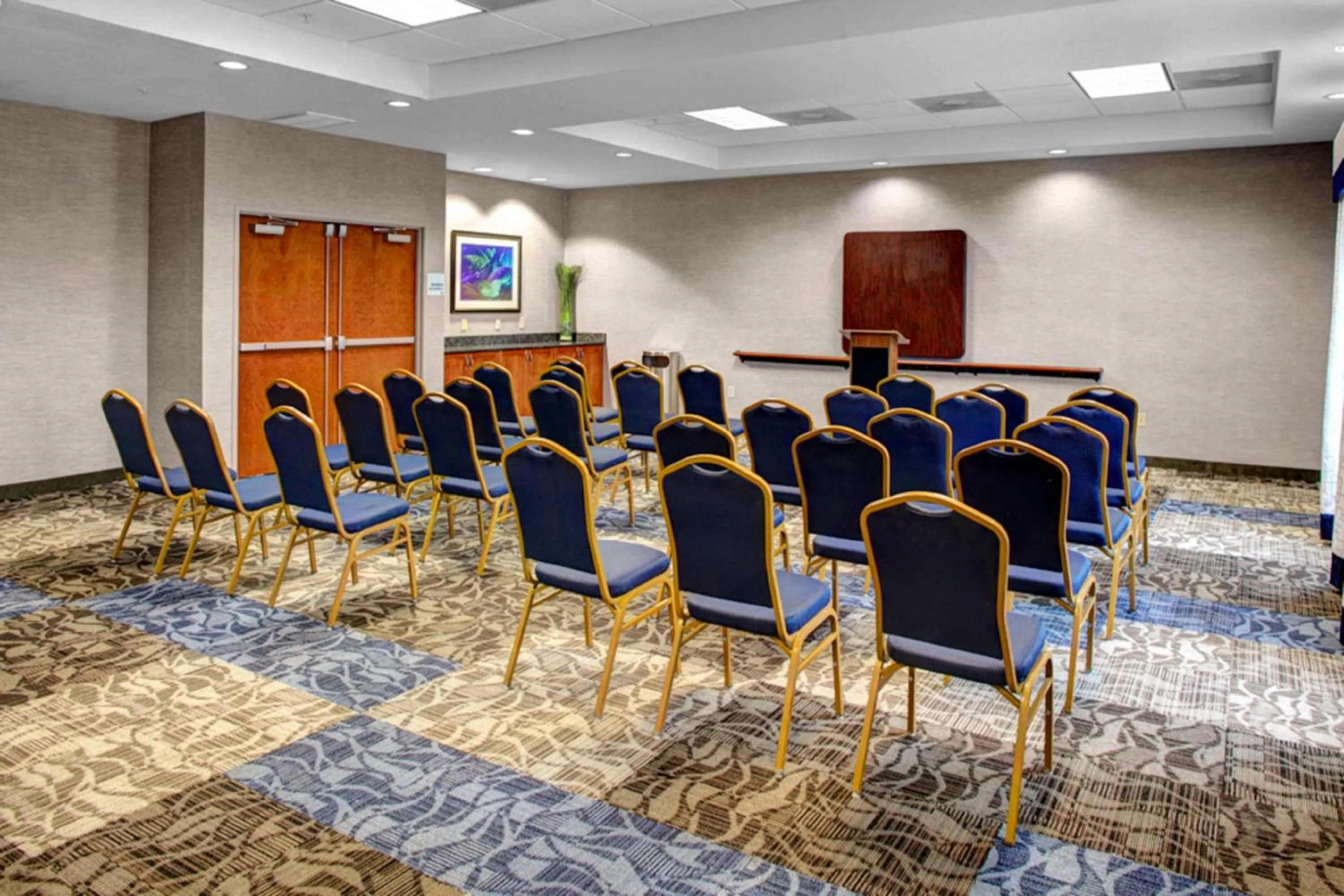 Meeting/conference room in Holiday Inn Express Ashland by IHG