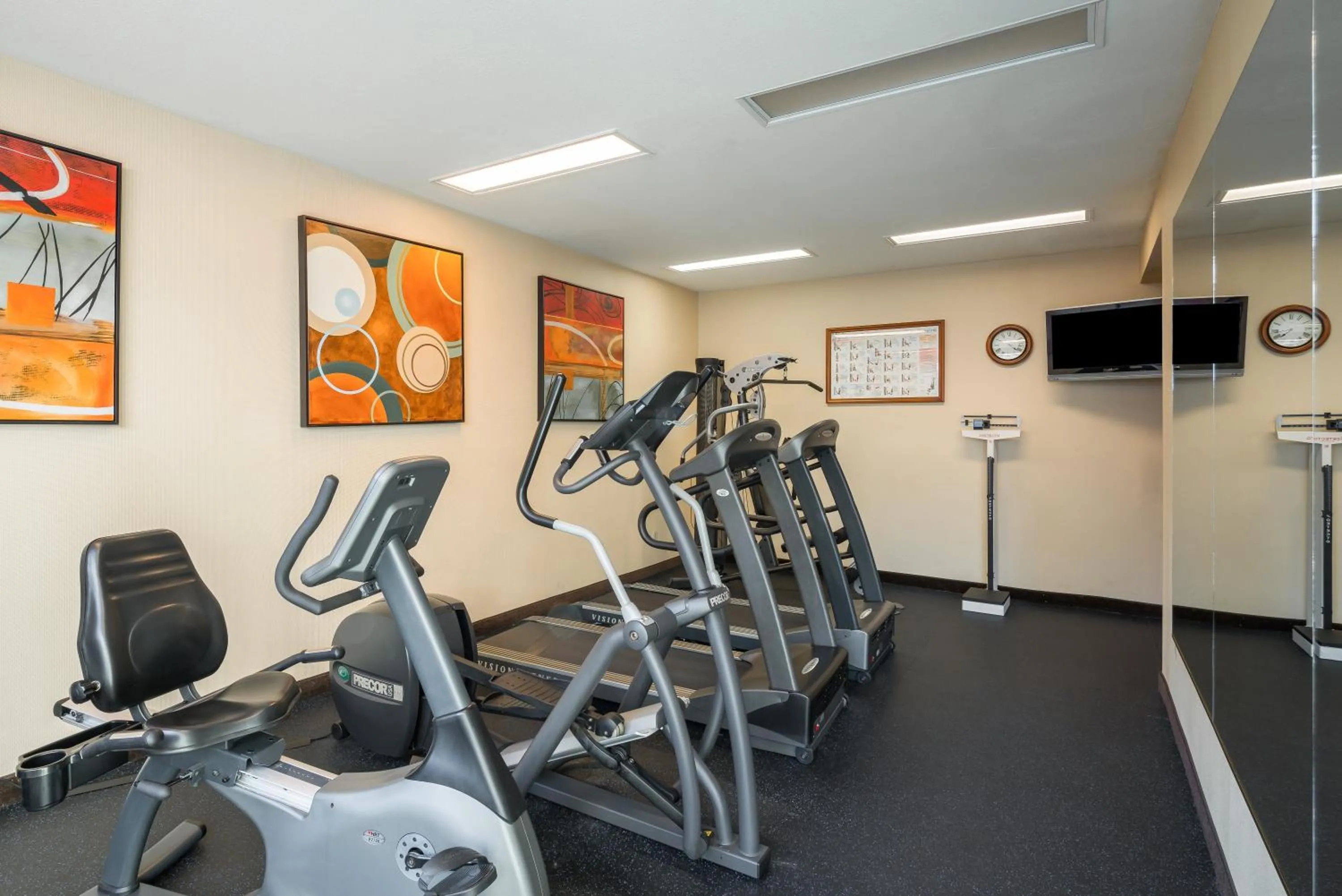 Fitness centre/facilities in Holiday Inn Express & Suites Santa Clara - Silicon Valley by IHG