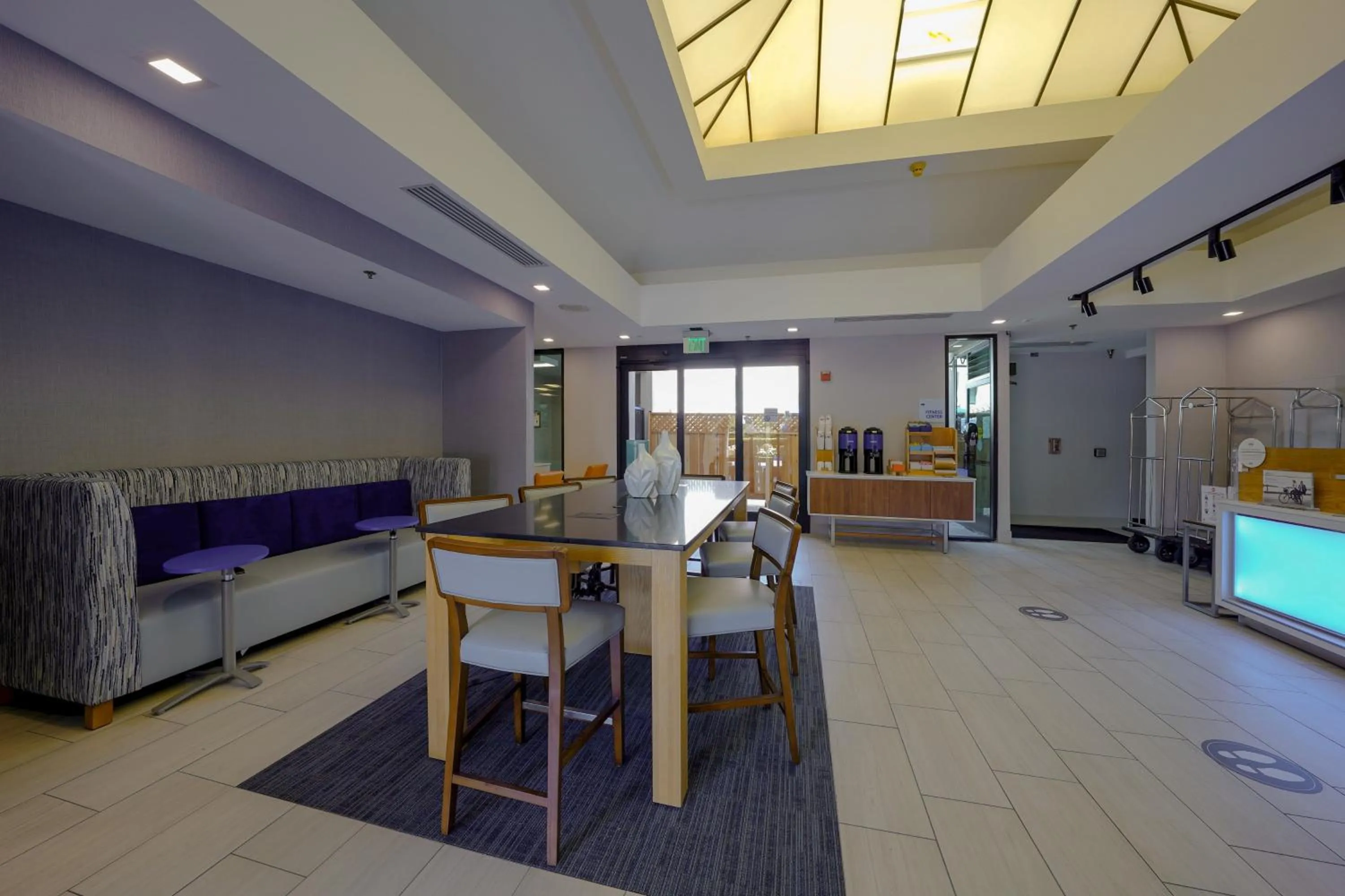 Property building in Holiday Inn Express & Suites Santa Clara - Silicon Valley by IHG