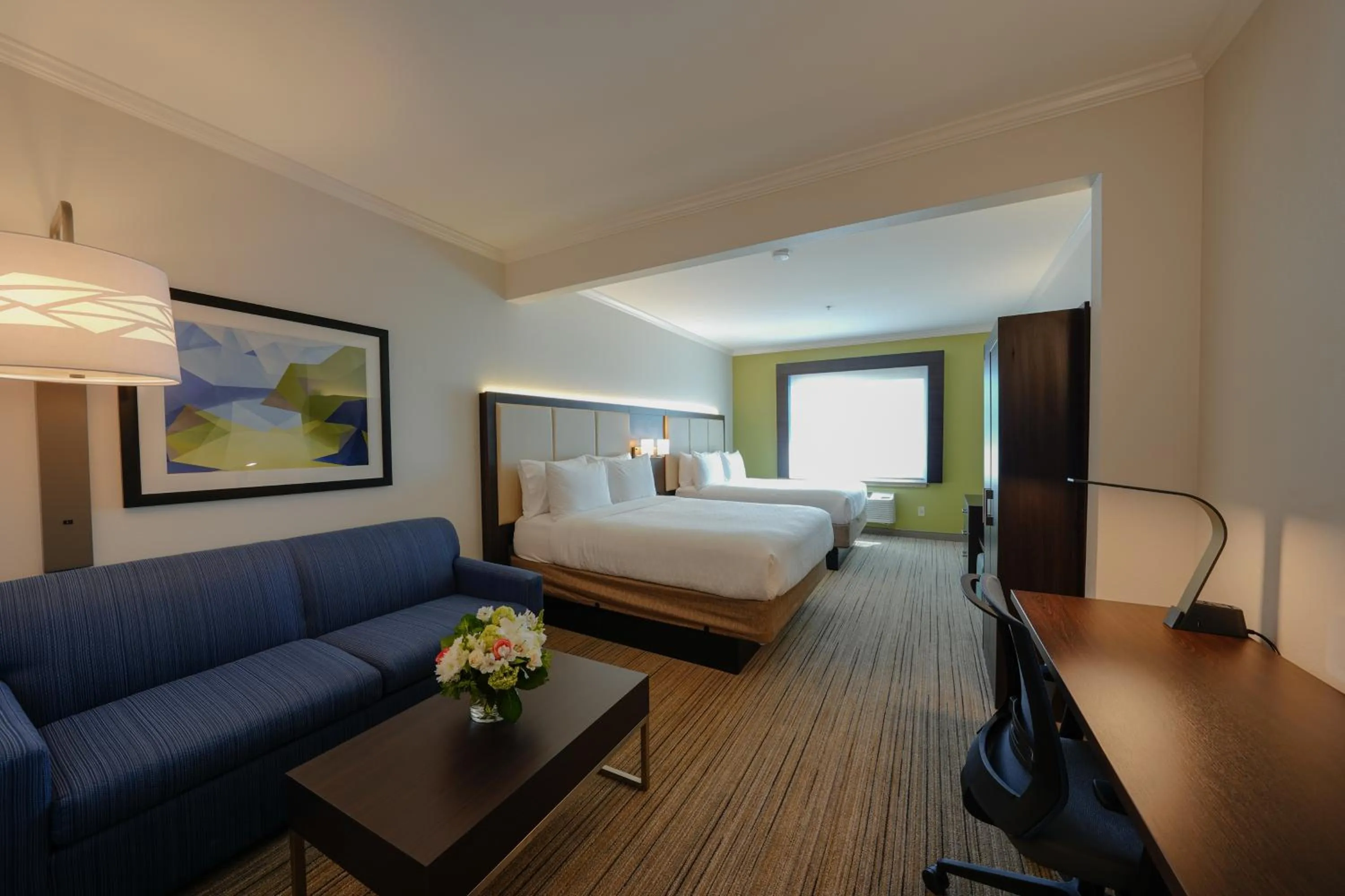 Photo of the whole room, Bed in Holiday Inn Express & Suites Santa Clara - Silicon Valley by IHG
