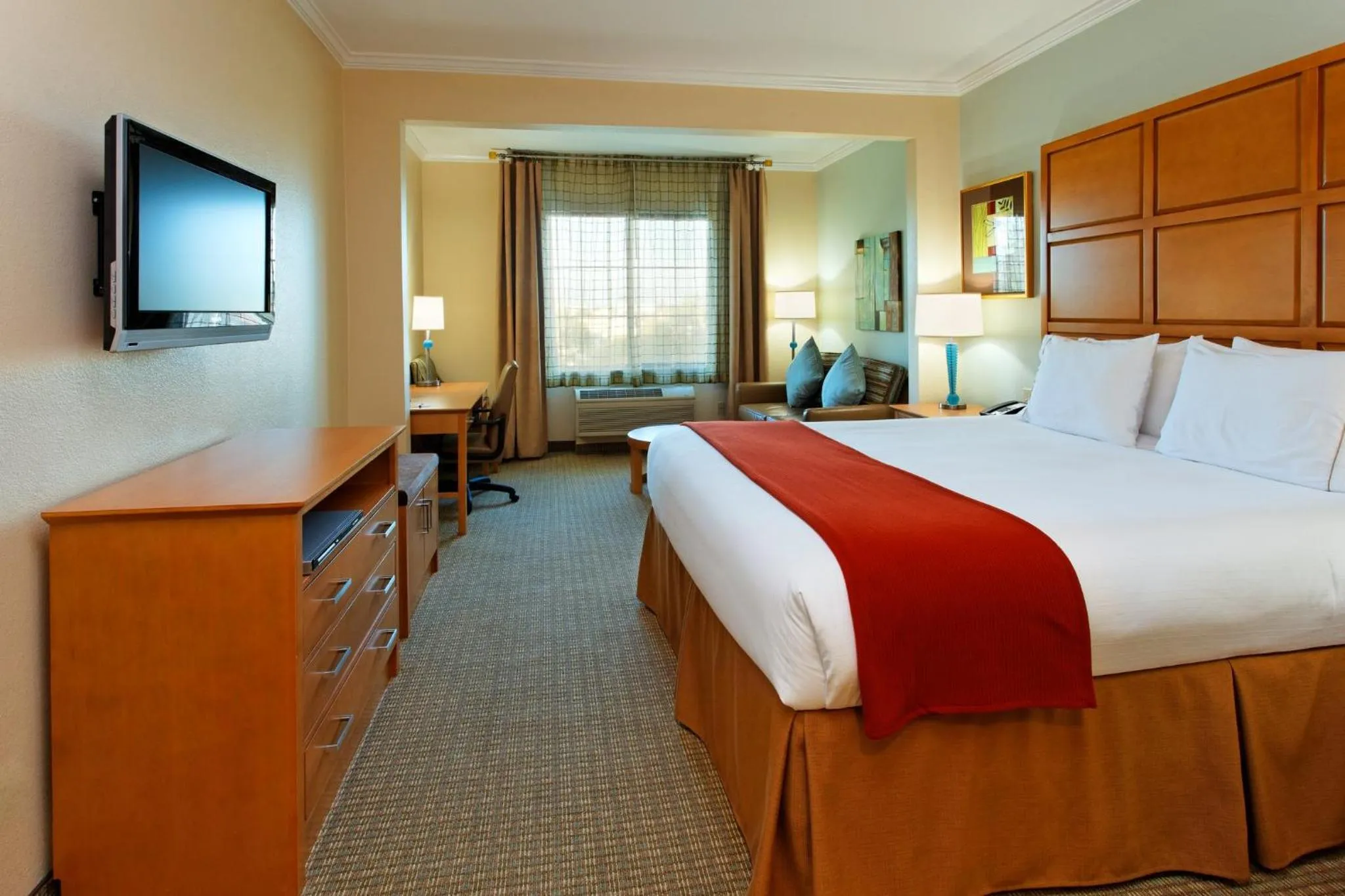 Photo of the whole room, Bed in Holiday Inn Express & Suites Santa Clara - Silicon Valley by IHG