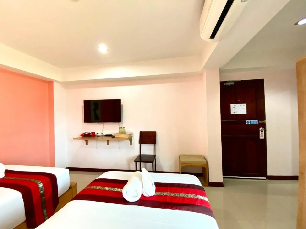TV and multimedia, Bed in Chinda Boutique Hotel