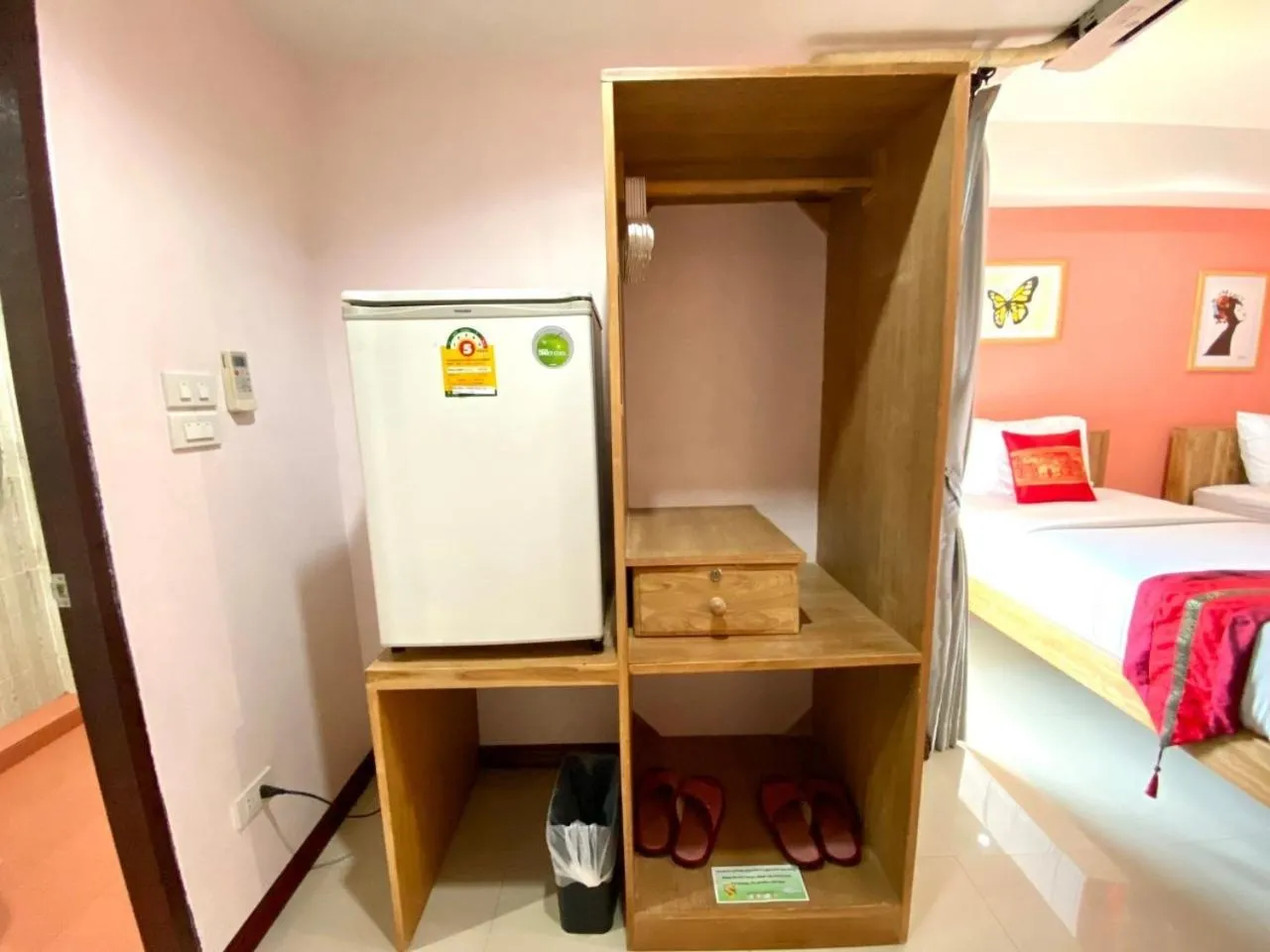 wardrobe, Bed in Chinda Boutique Hotel