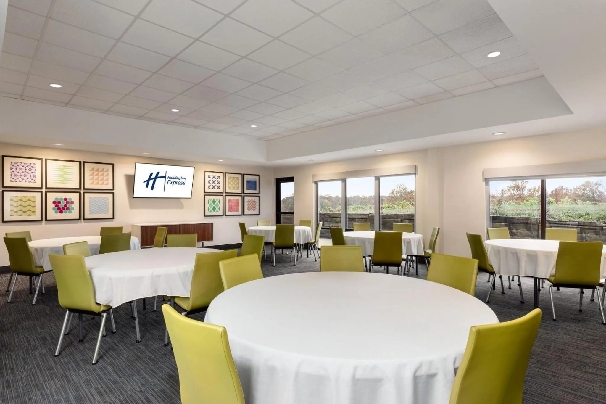 Meeting/conference room in Holiday Inn Express & Suites Lexington North West-The Vineyard by IHG