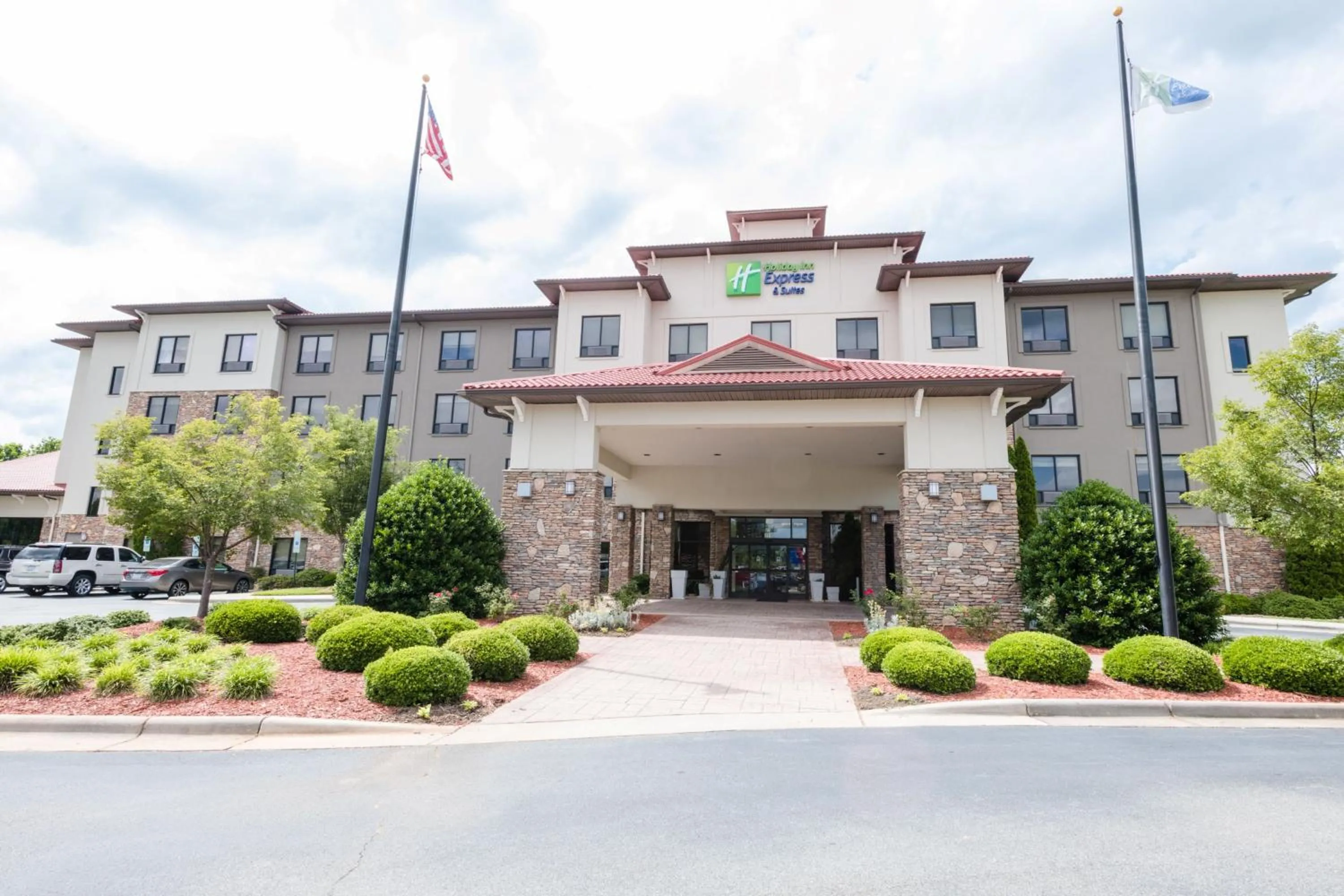 Property building in Holiday Inn Express & Suites Lexington North West-The Vineyard by IHG