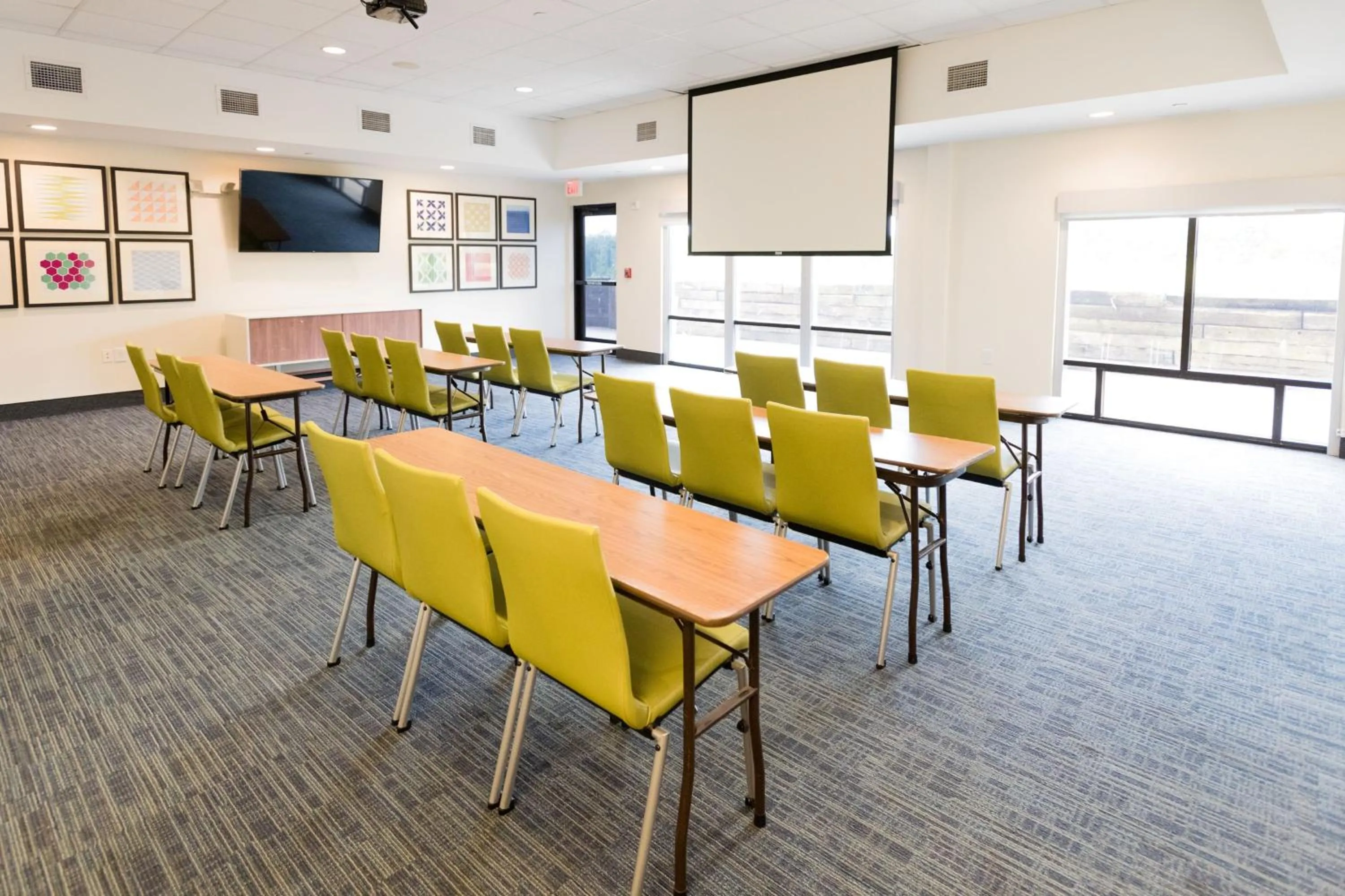 Meeting/conference room in Holiday Inn Express & Suites Lexington North West-The Vineyard by IHG