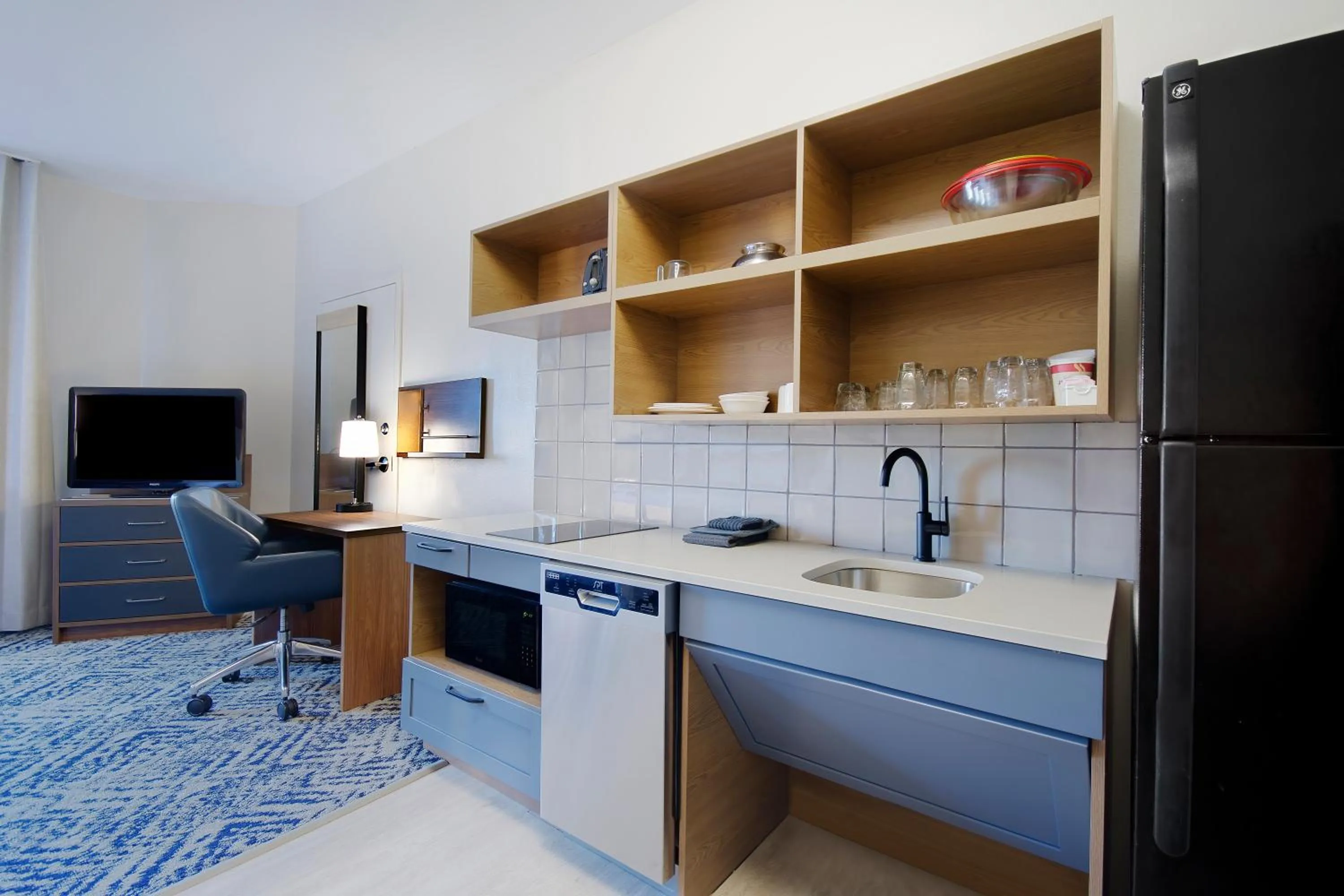 Kitchen or kitchenette in Candlewood Suites Buffalo Amherst by IHG