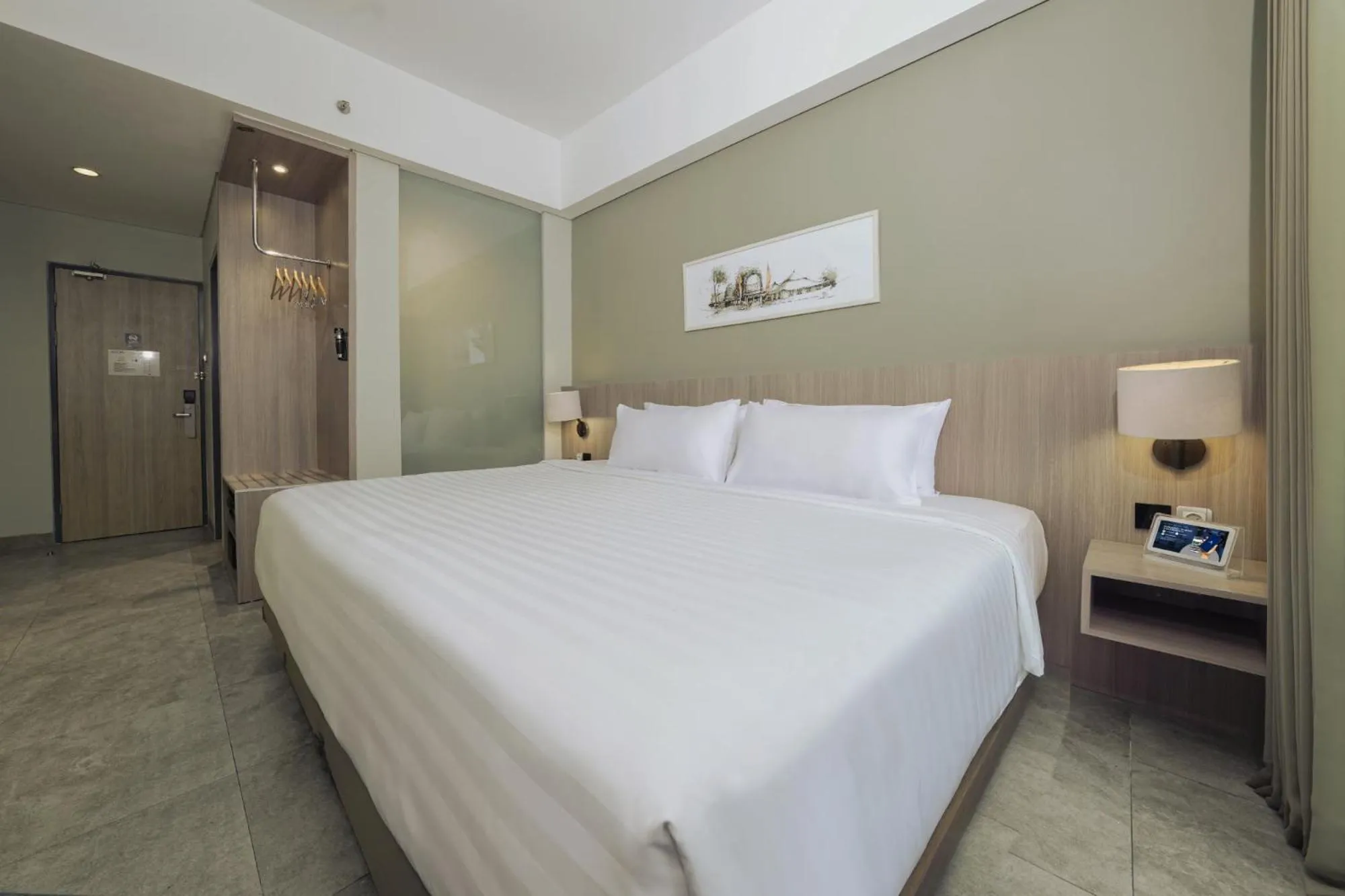 Bedroom, Bed in Aston Inn Mataram