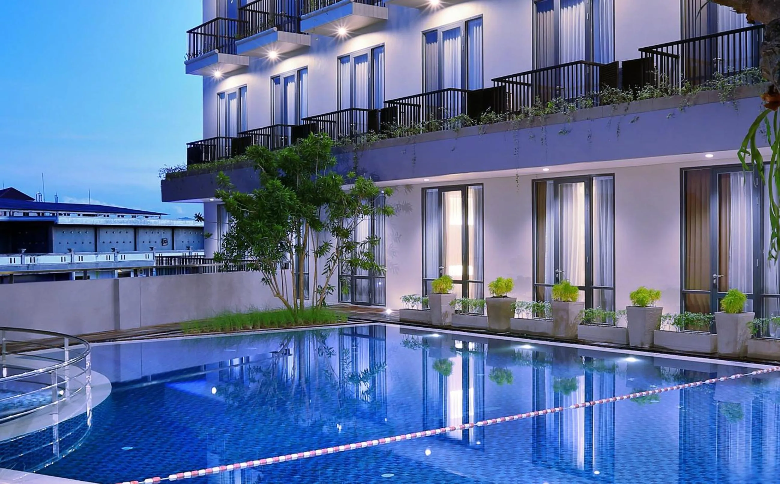 Swimming pool in Aston Inn Mataram