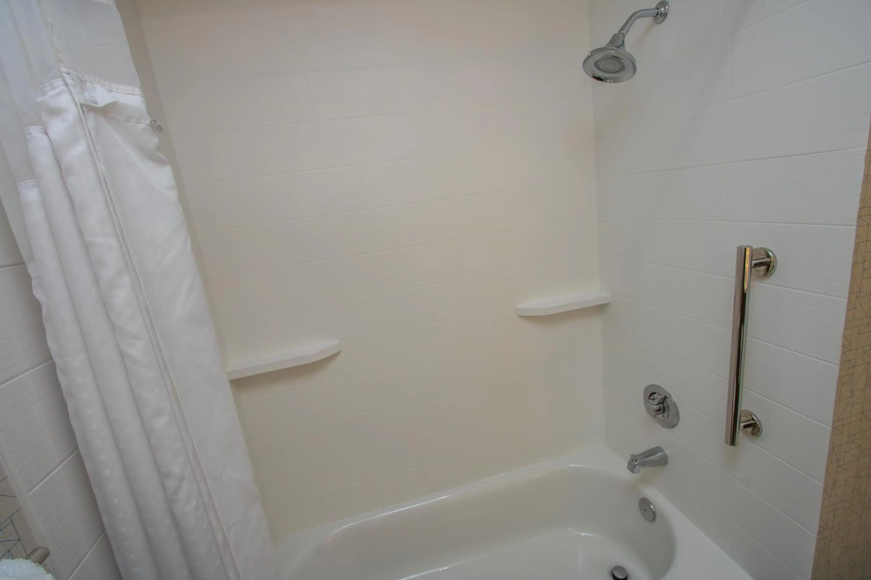 Photo of the whole room in Holiday Inn Express Hotel & Suites Roseville - Galleria Area by IHG