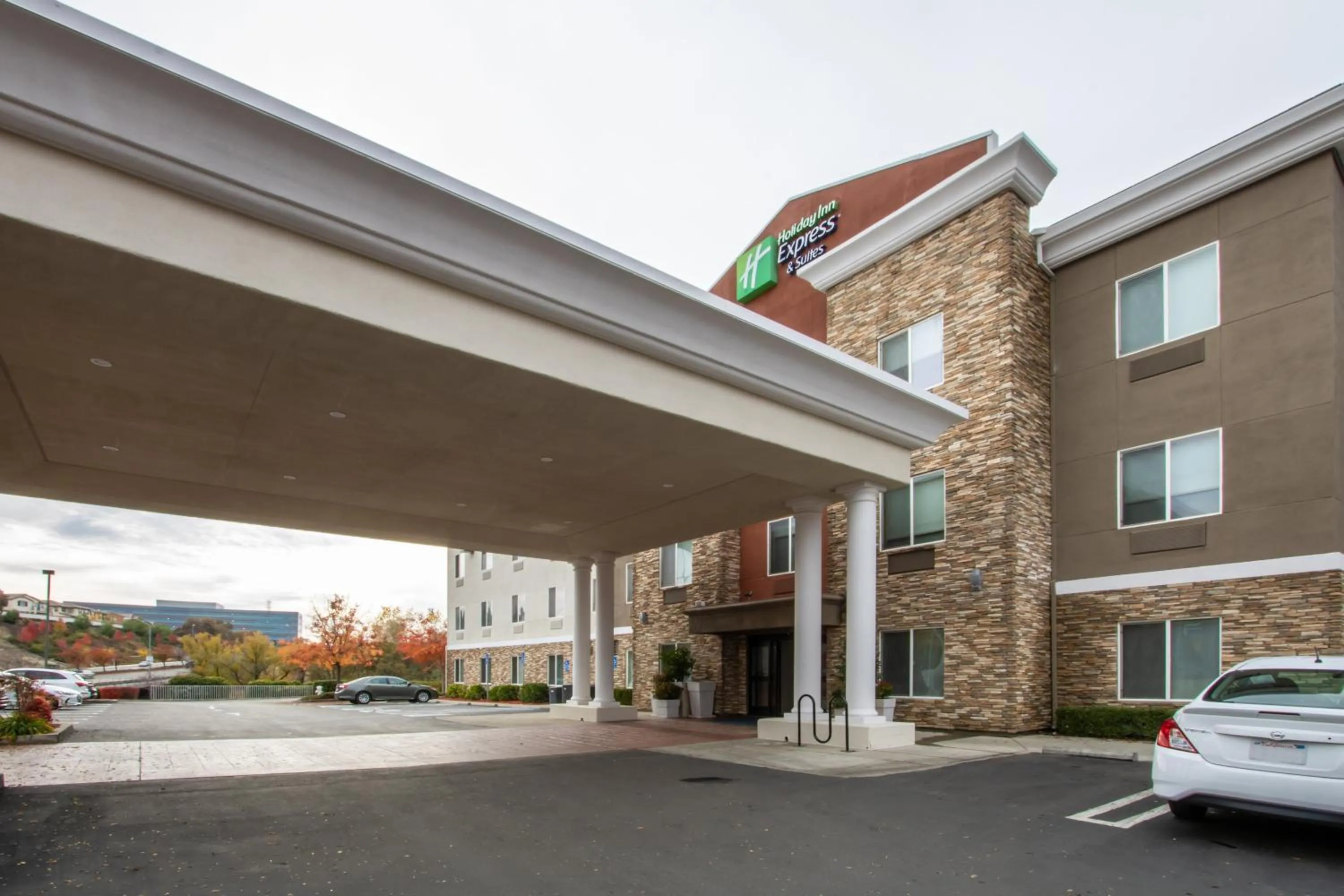 Property building in Holiday Inn Express Hotel & Suites Roseville - Galleria Area by IHG