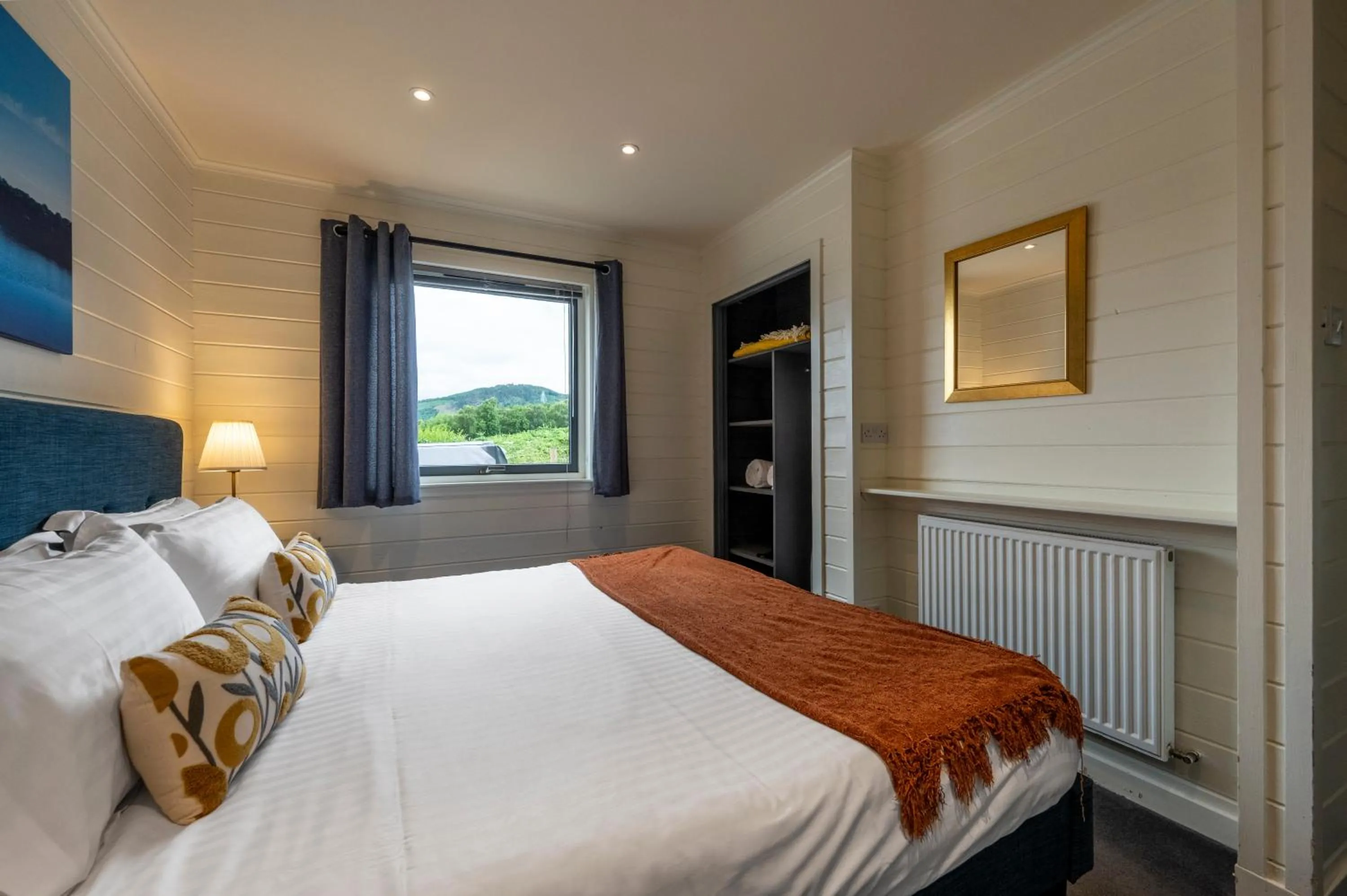 Bed in Kinnaird Woodland Lodges