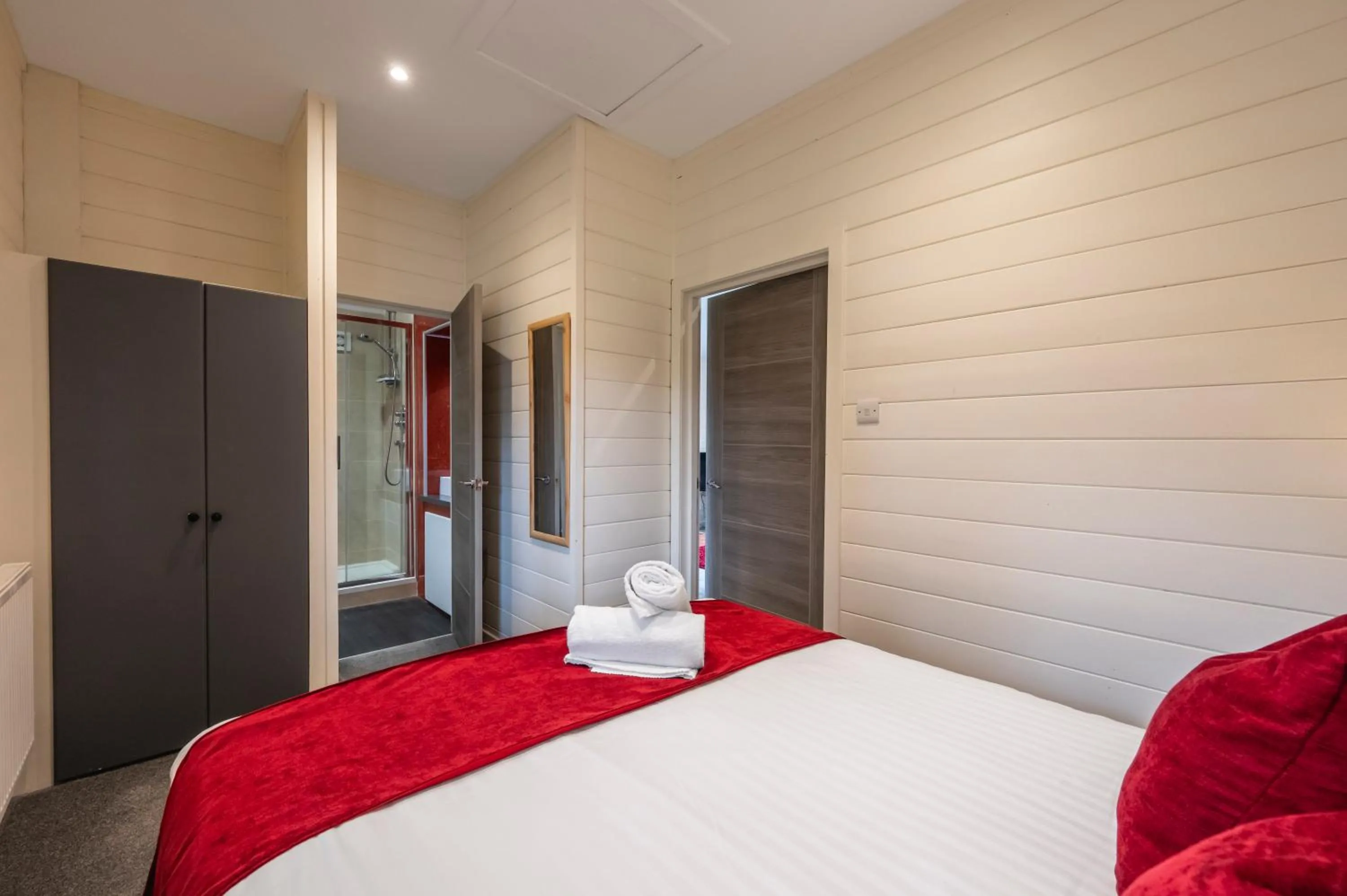 Bed in Kinnaird Woodland Lodges