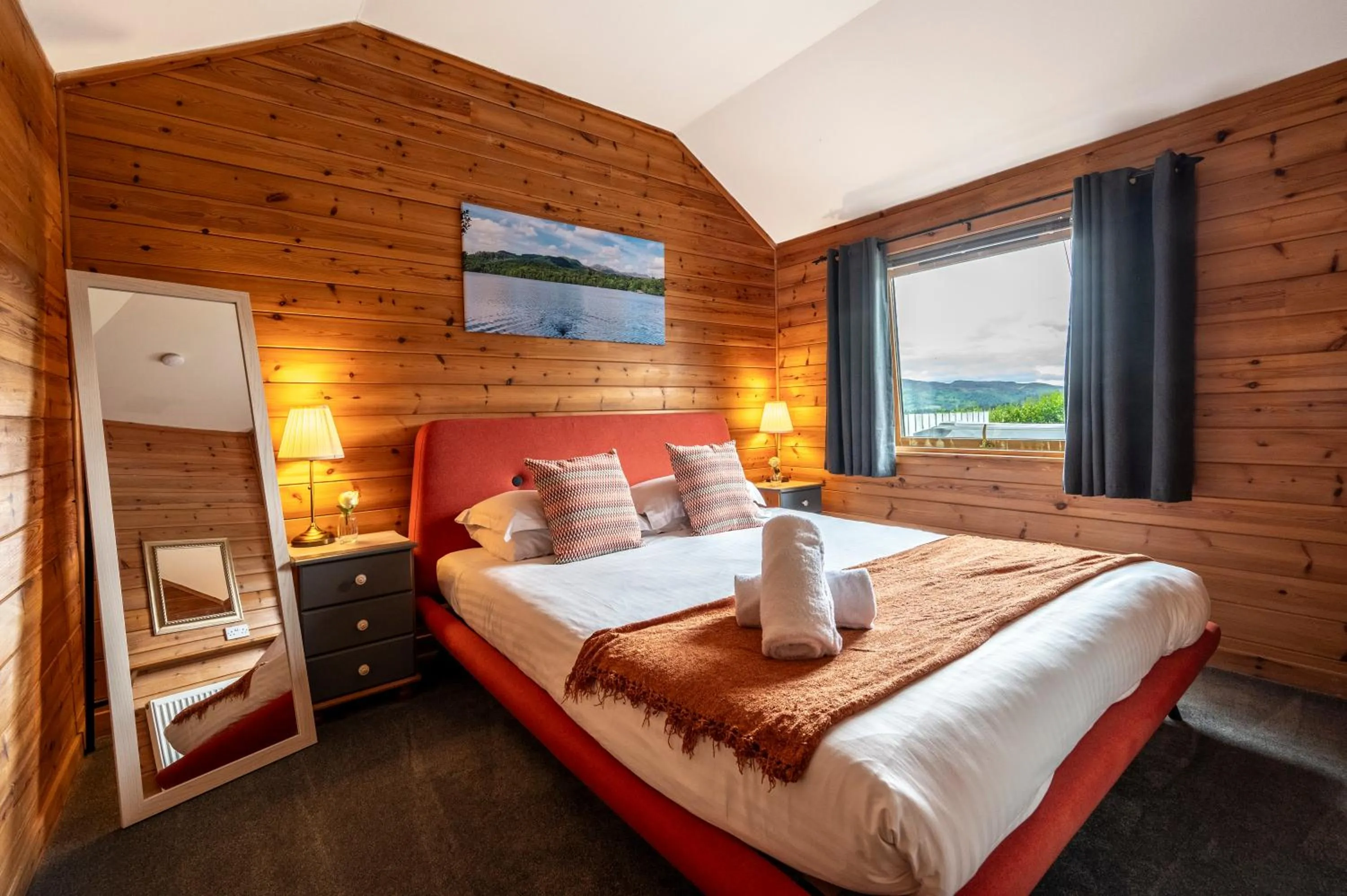 Bed in Kinnaird Woodland Lodges