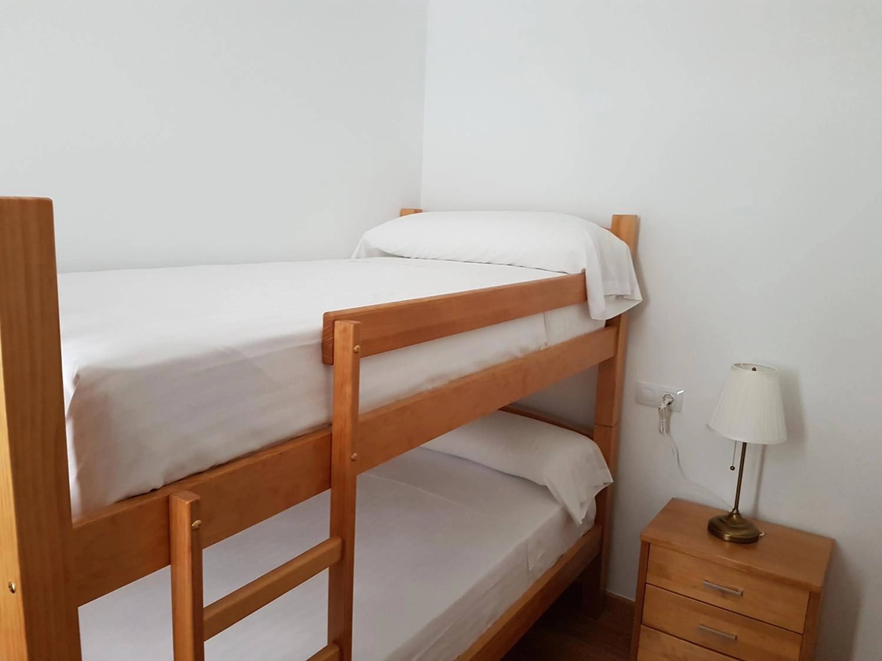 bunk bed, Bed in Fermont