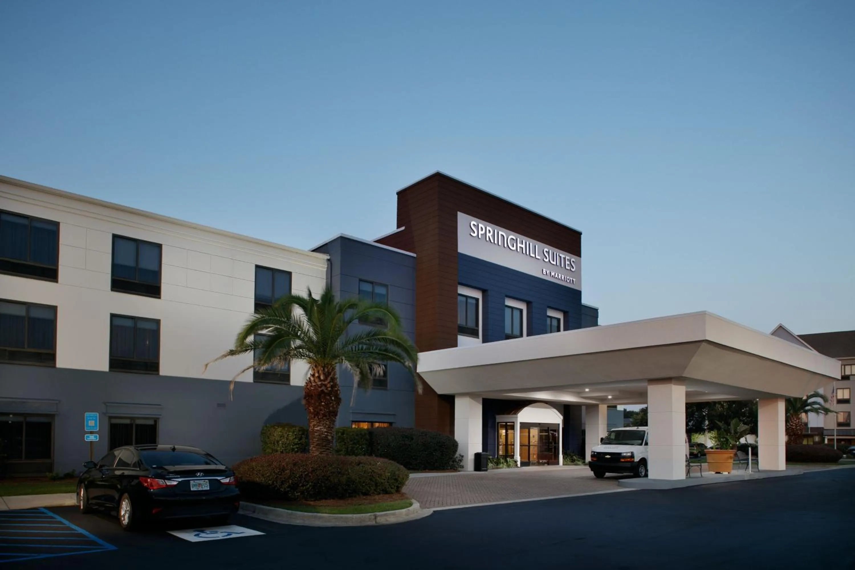 Property building in SpringHill Suites Savannah Airport