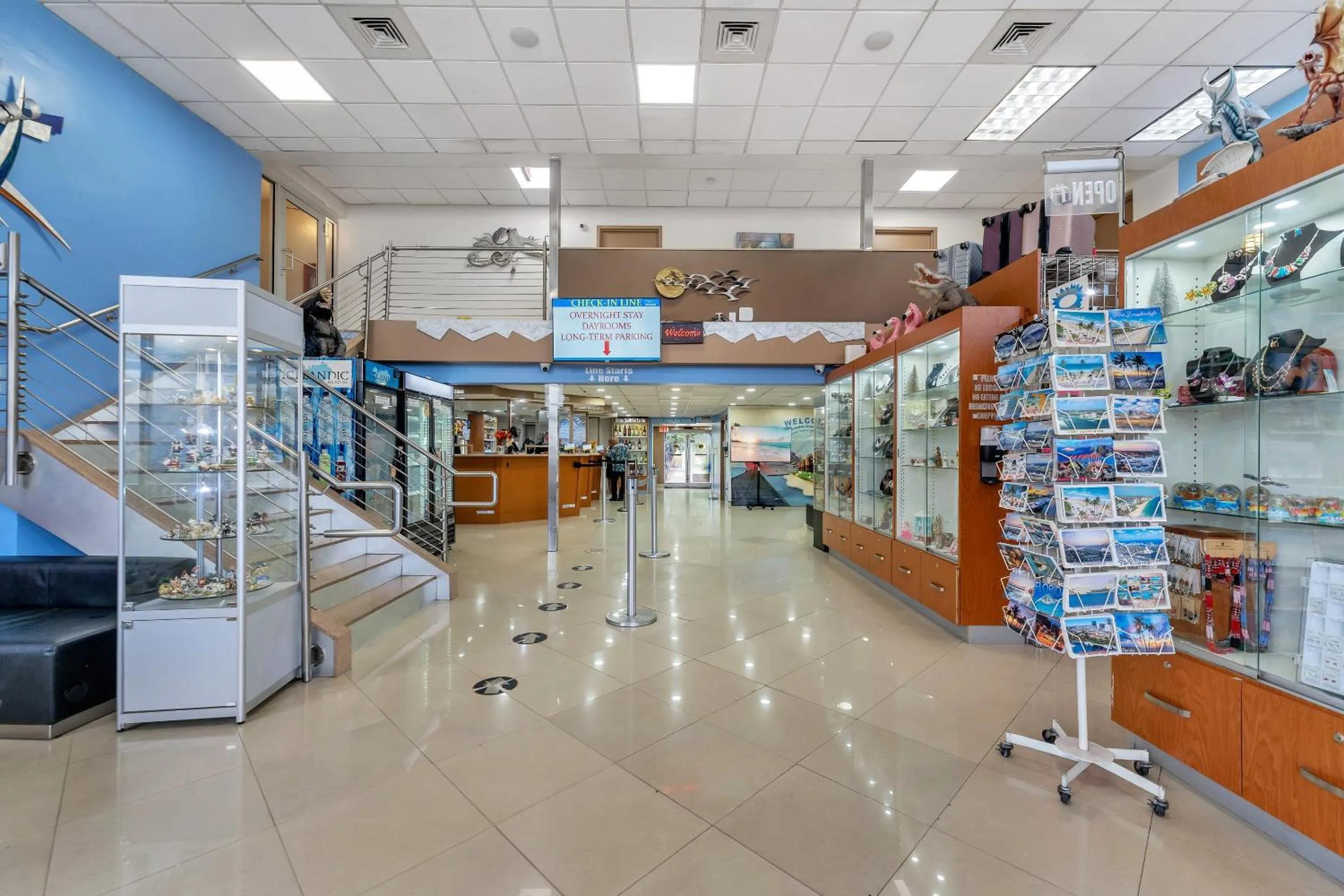 Lobby or reception in Rodeway Inn & Suites Fort Lauderdale Airport & Cruise Port