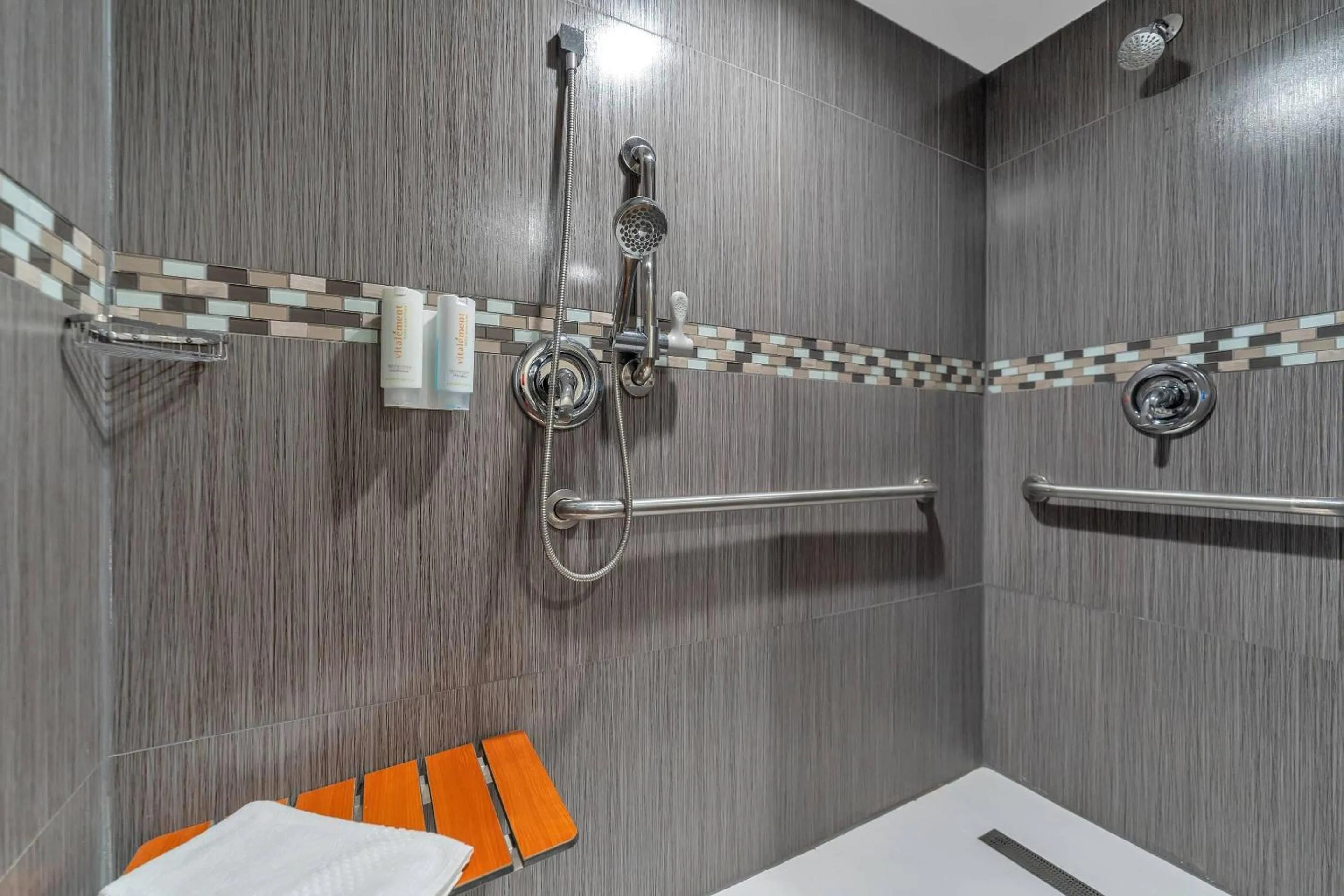 Bedroom in Rodeway Inn & Suites Fort Lauderdale Airport & Cruise Port