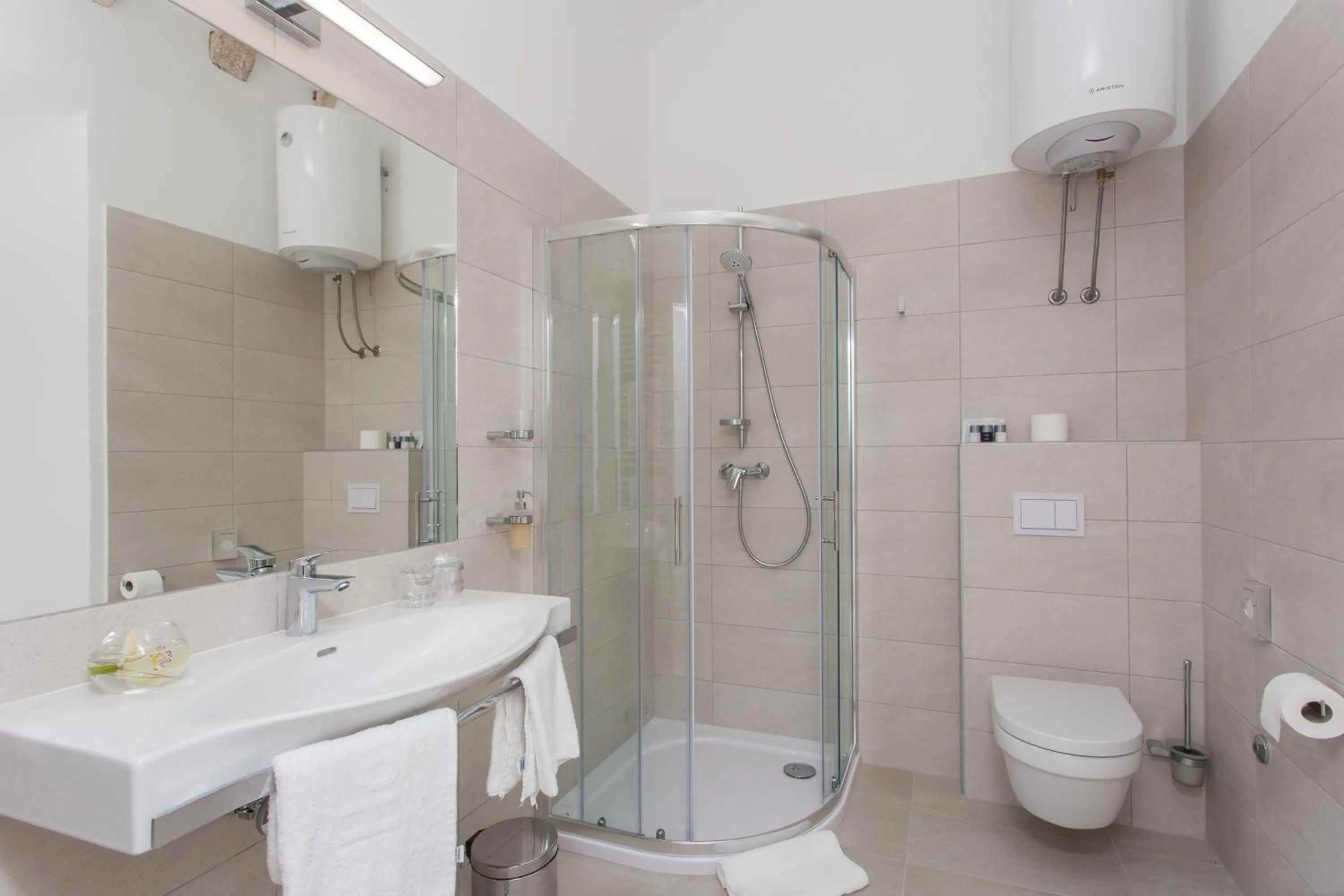 Bathroom in Klarisa Palace Rooms