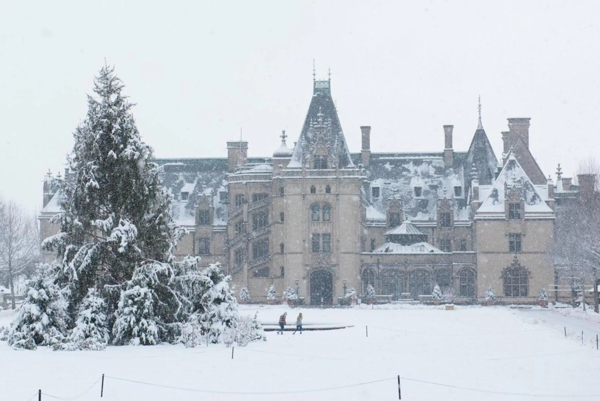 Nearby landmark in Holiday Inn Express & Suites Asheville SW - Outlet Ctr Area by IHG