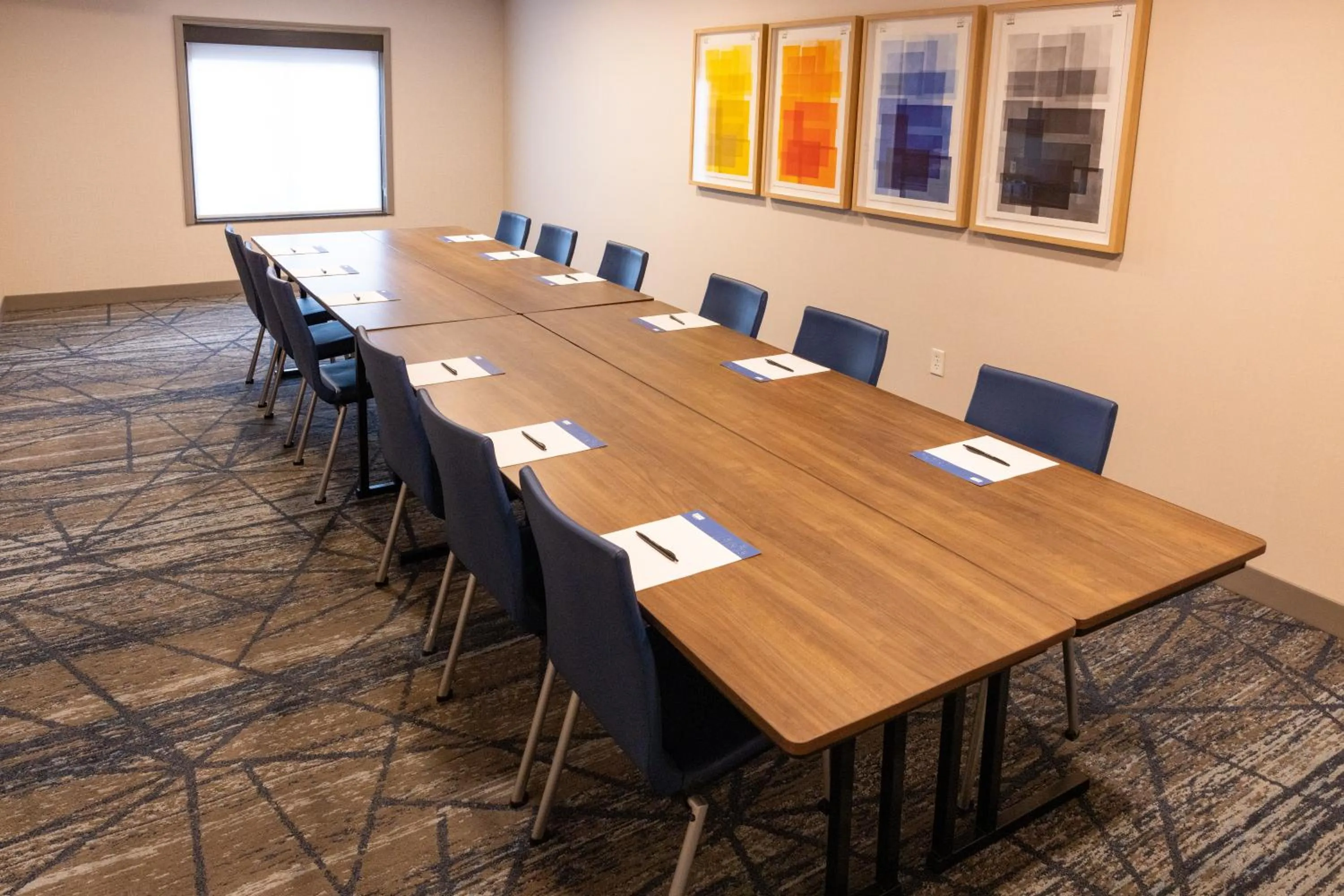 Meeting/conference room in Holiday Inn Express Hotel & Suites Wichita Airport by IHG