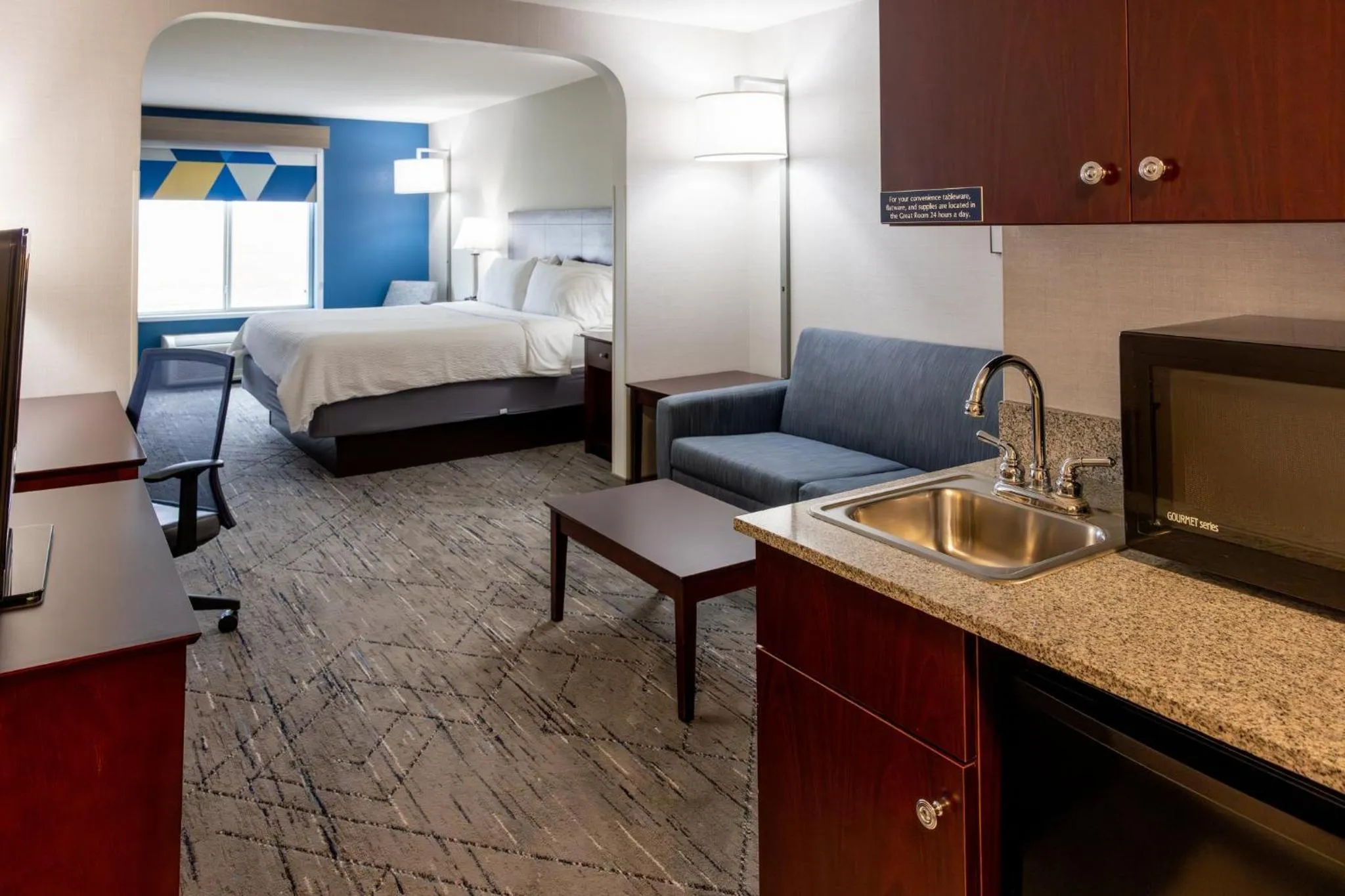 Photo of the whole room, Bed in Holiday Inn Express Hotel & Suites Wichita Airport by IHG
